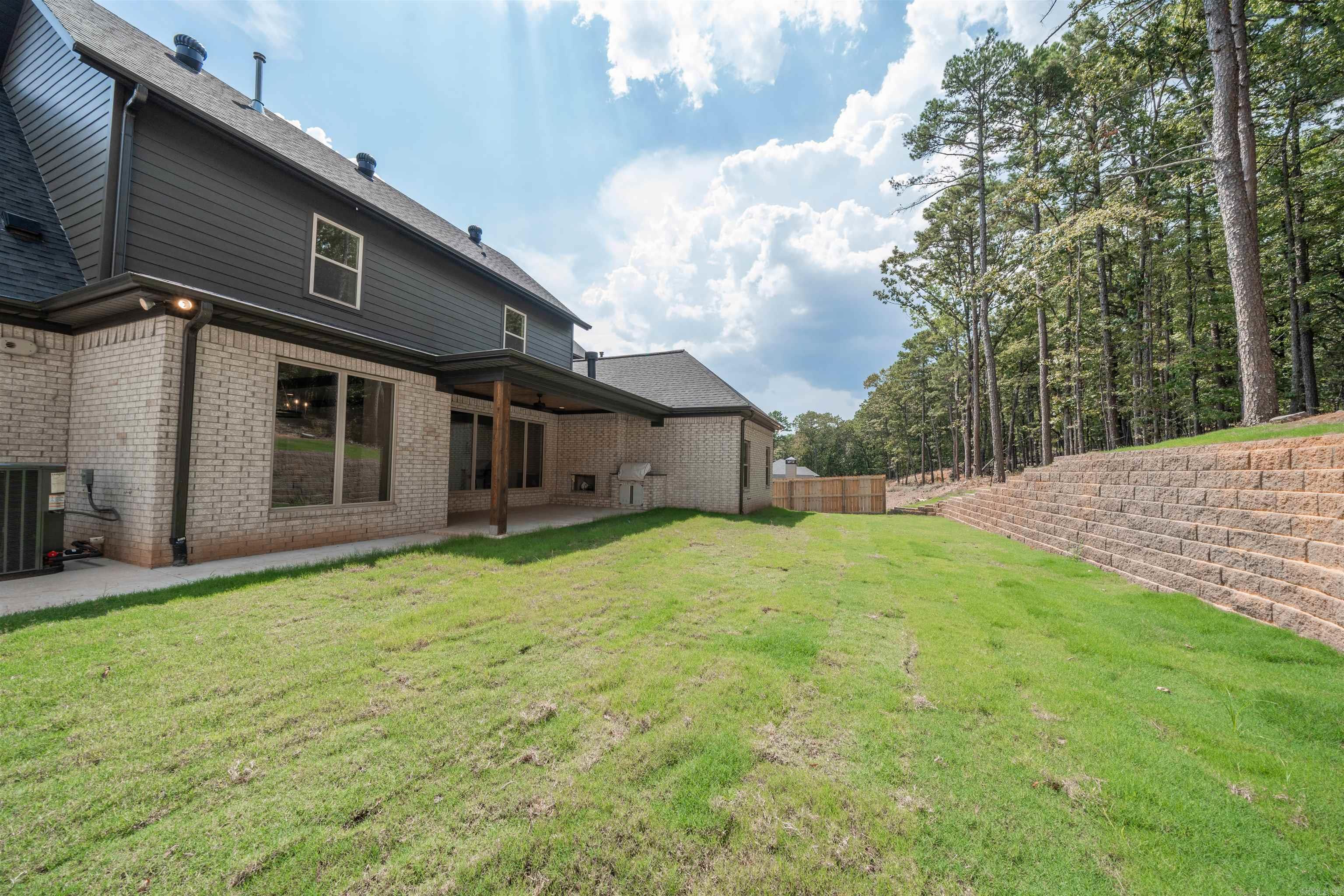 BEAR DEN ESTATES - Residential