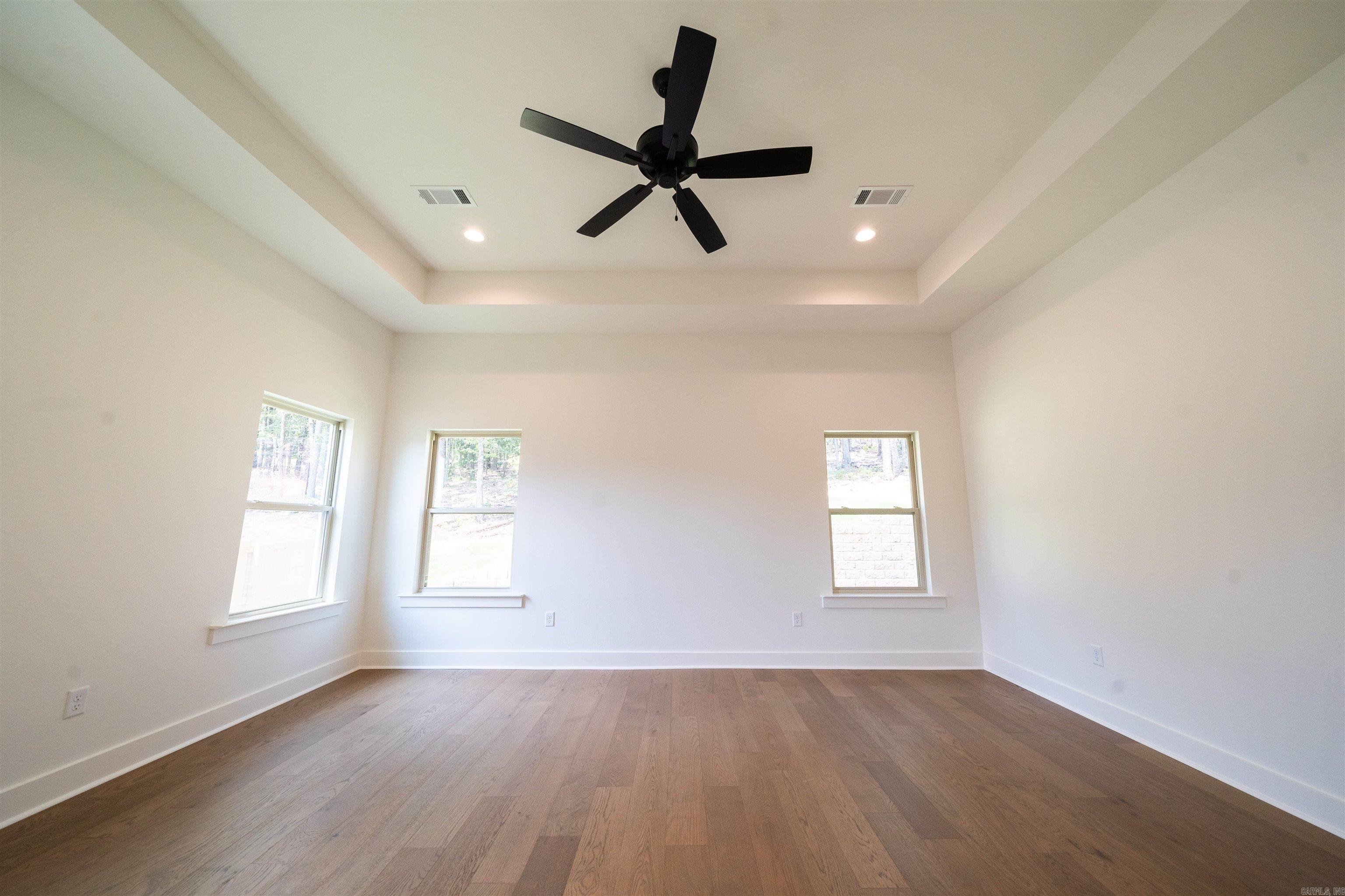 BEAR DEN ESTATES - Residential