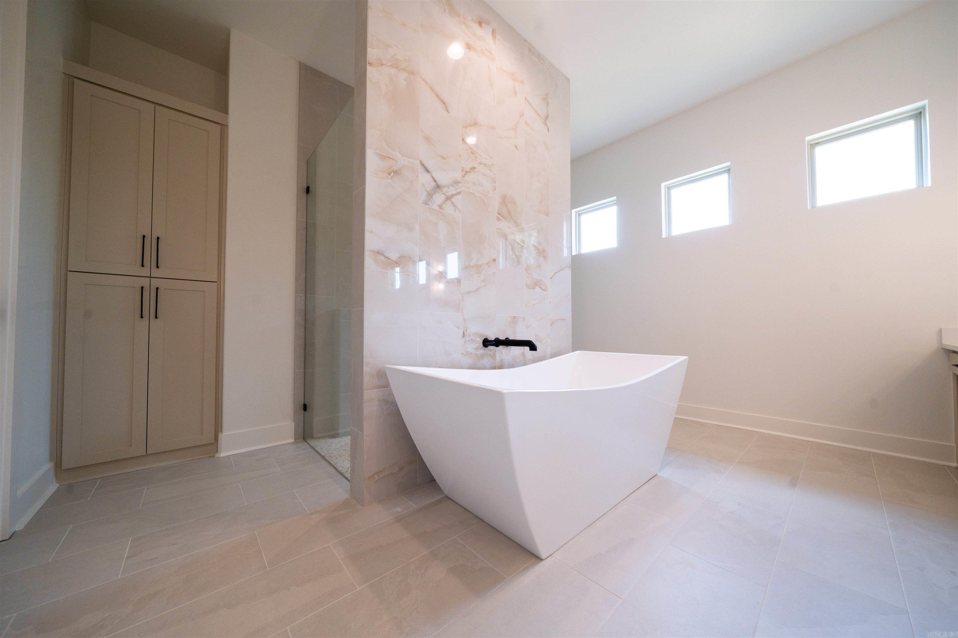 BEAR DEN ESTATES - Residential