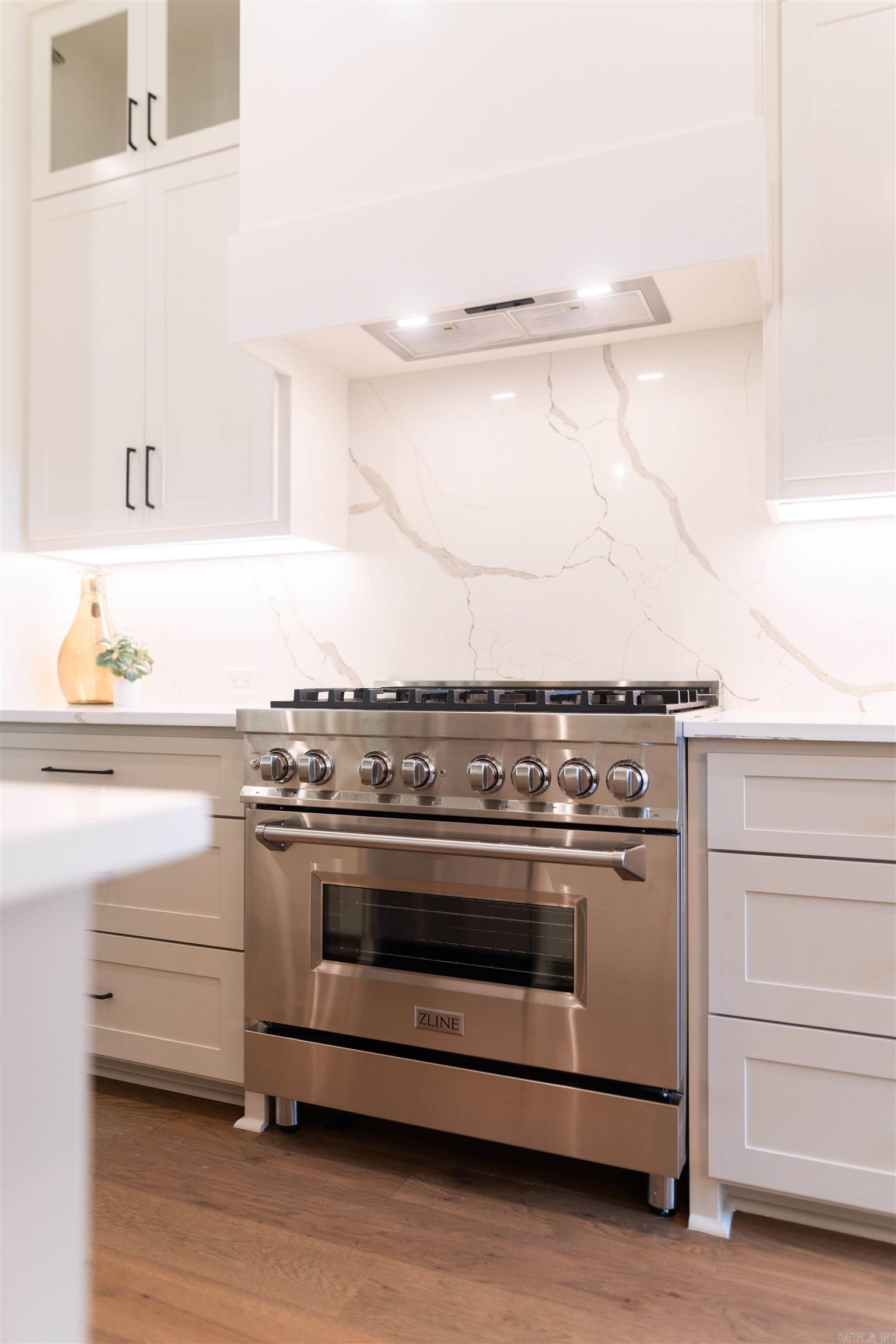 BEAR DEN ESTATES - Residential