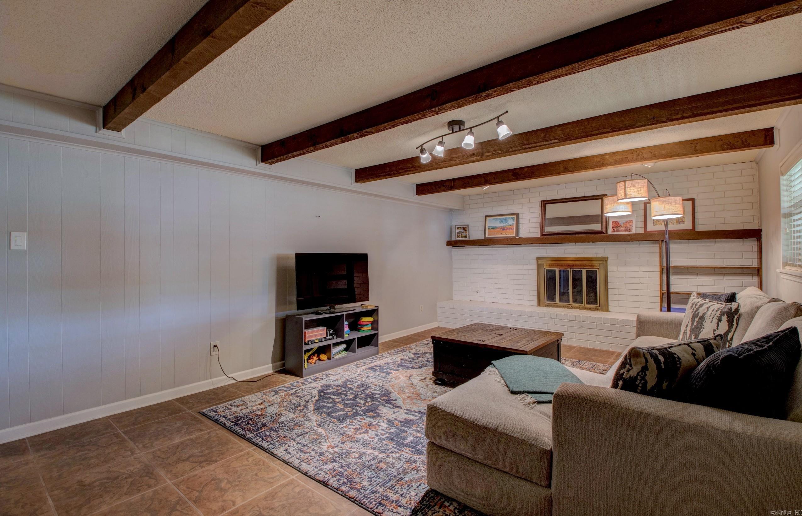 WALNUT VALLEY - Residential