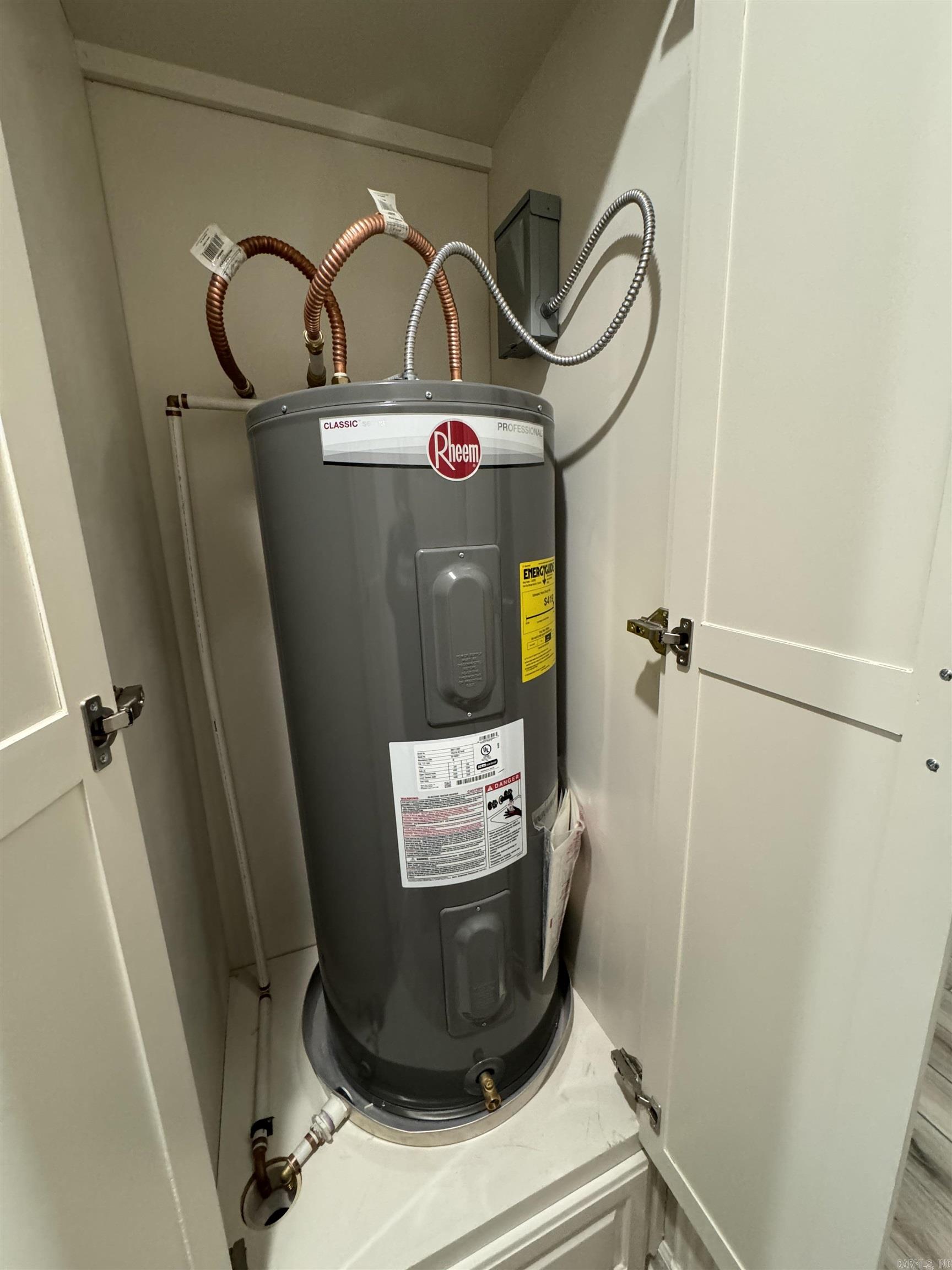 HIDDEN VALLEY ESTATES - Residential