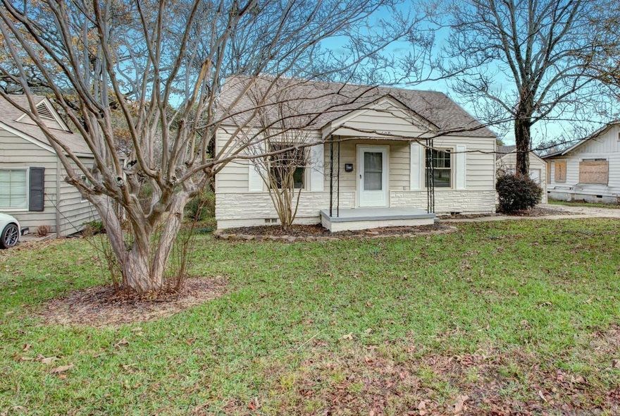 NEW PRICE!!! This cute 2 bedroom 1 bath home is located in the heart of Little Rock, close to parks and shopping.  This home has just been updated with a new roof, new interior paint, a new HVAC, new HW tank, new flooring, new lighting, new kitchen cabinets, new granite counter tops, new SS appliances, and more.  Don't miss out on this great space buy!!  This is a Fannie Mae Homepath property so Agents PLEASE SEE AGENT REMARKS ON HOW TO SUBMIT OFFERS.