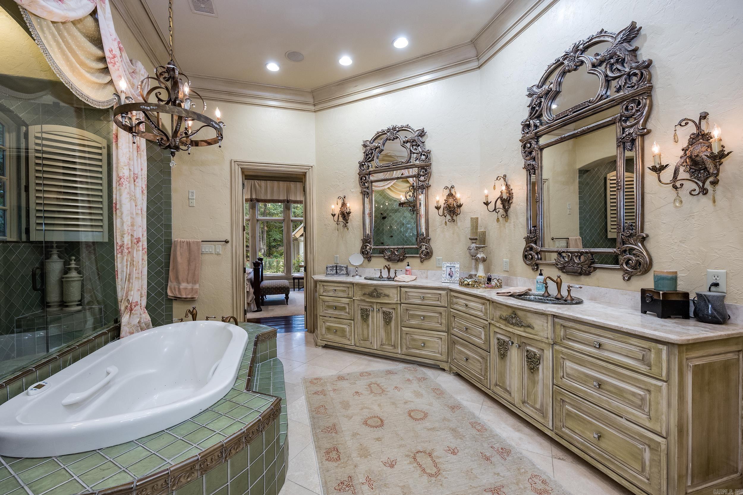 CHENAL VALLEY SOLOGNE CIRCLE - Residential