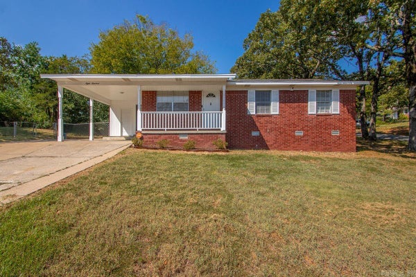 800 BUTTERCUP CIR, NORTH LITTLE ROCK, AR 72118 - Image f4c3bb8eee6c08f906f4cc6fb017814a/1496394833