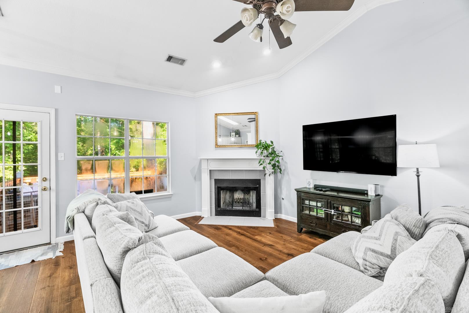 WESTHAMPTON - Residential