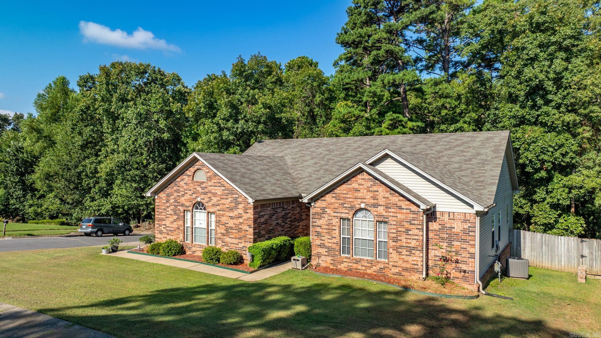 WESTHAMPTON - Residential