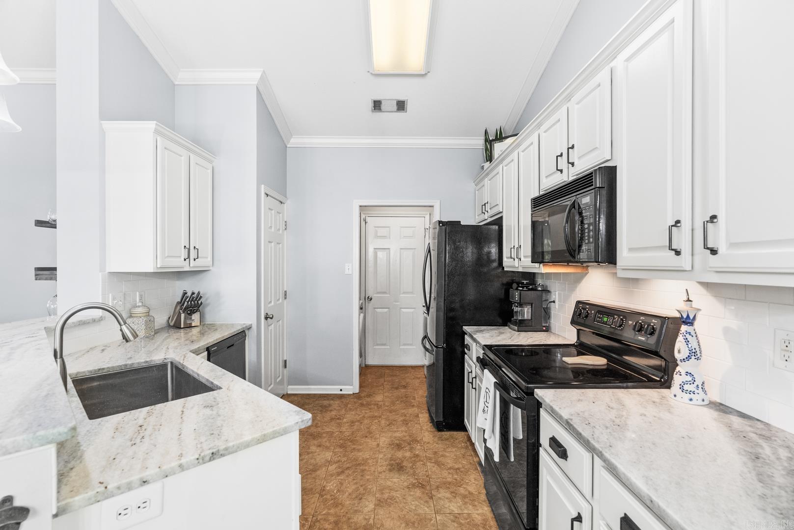 WESTHAMPTON - Residential