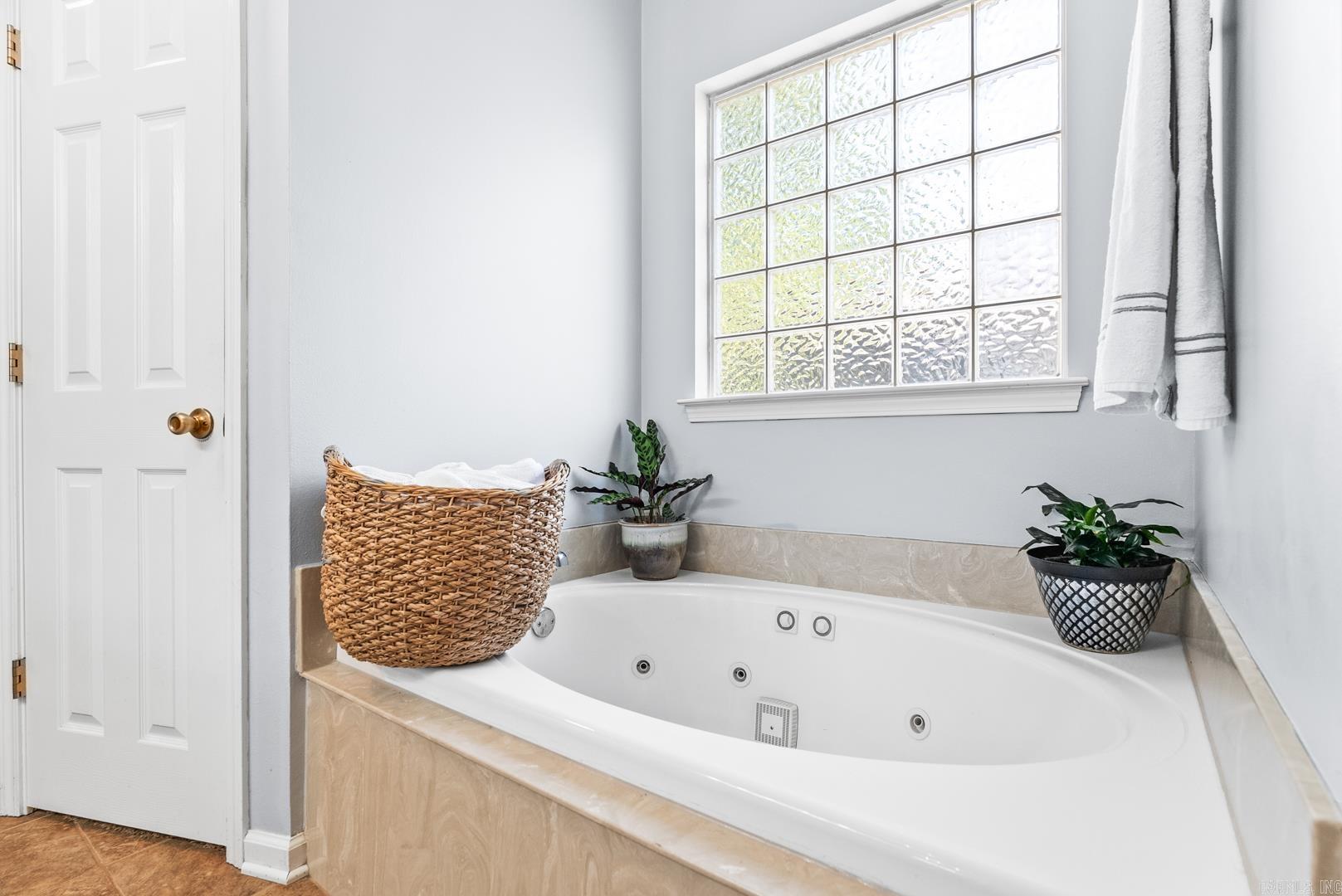 WESTHAMPTON - Residential