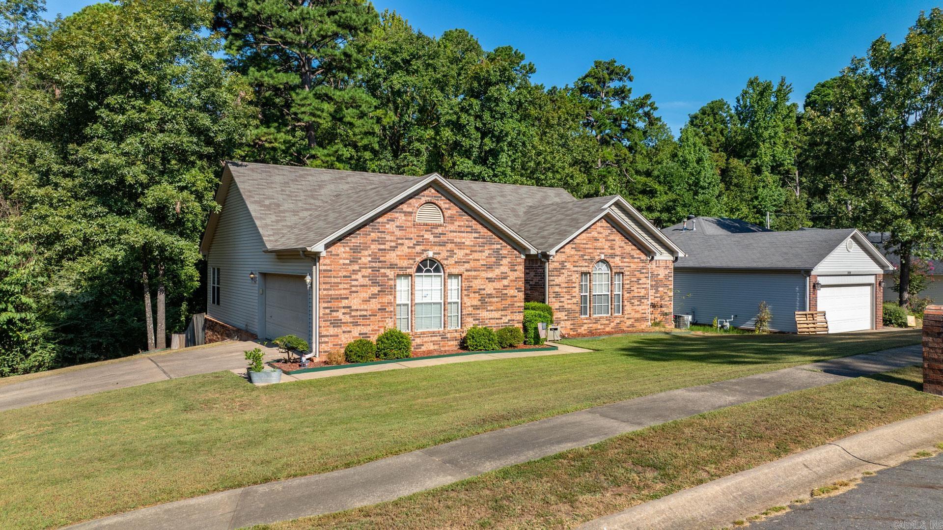 WESTHAMPTON - Residential