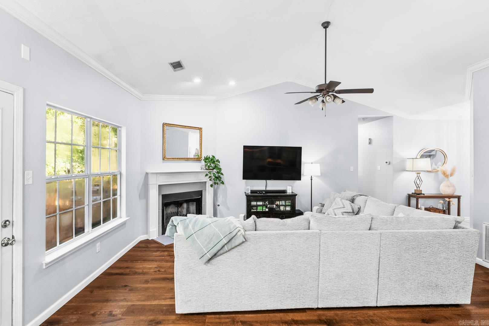 WESTHAMPTON - Residential