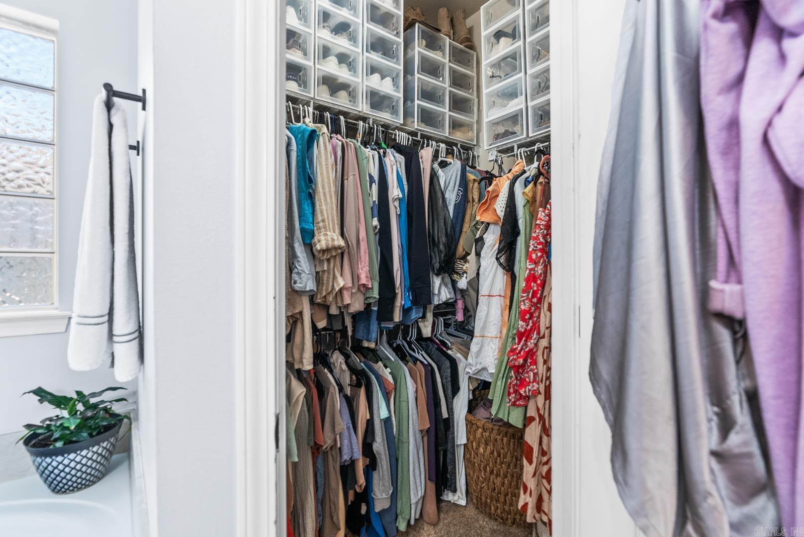 WESTHAMPTON - Residential