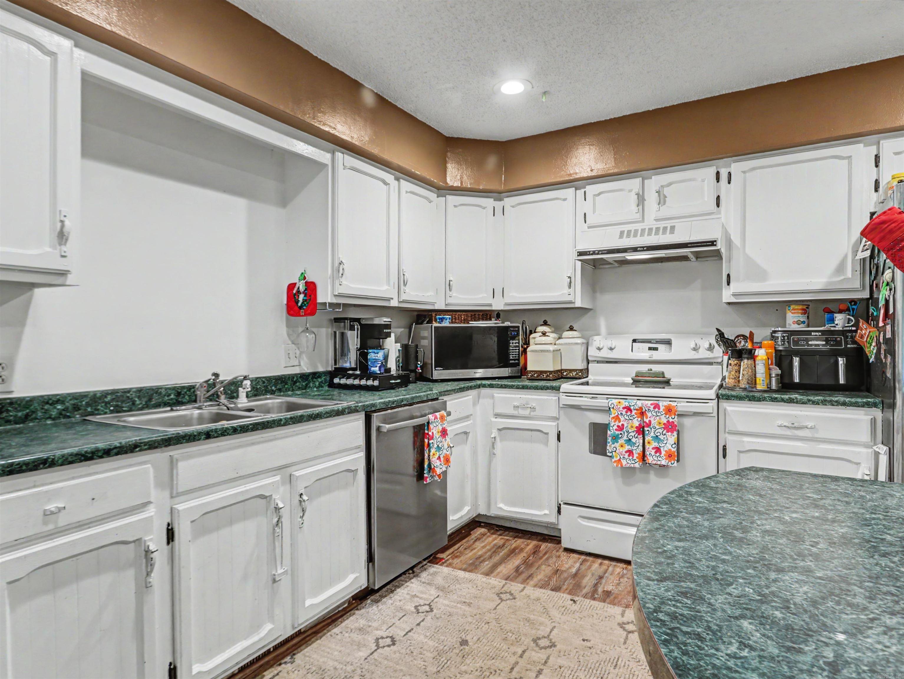WOODRIDGE ESTATES - Residential