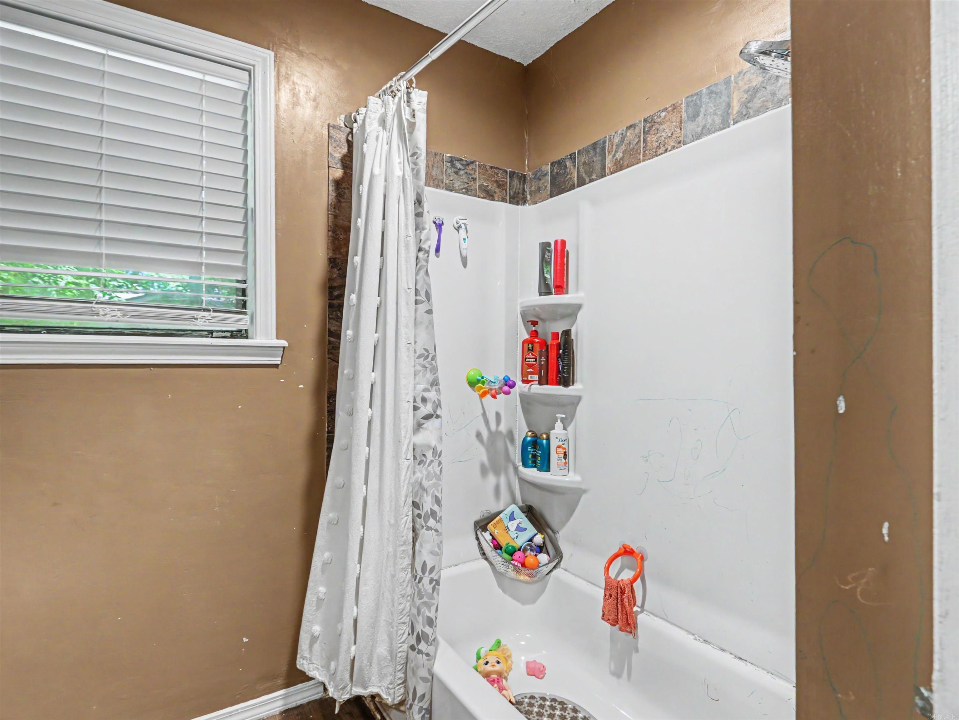 WOODRIDGE ESTATES - Residential