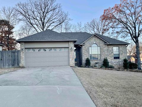 Photo of 5013 Willow Glen Circle Cir, Sherwood, AR 72120 (MLS # 25049103)
