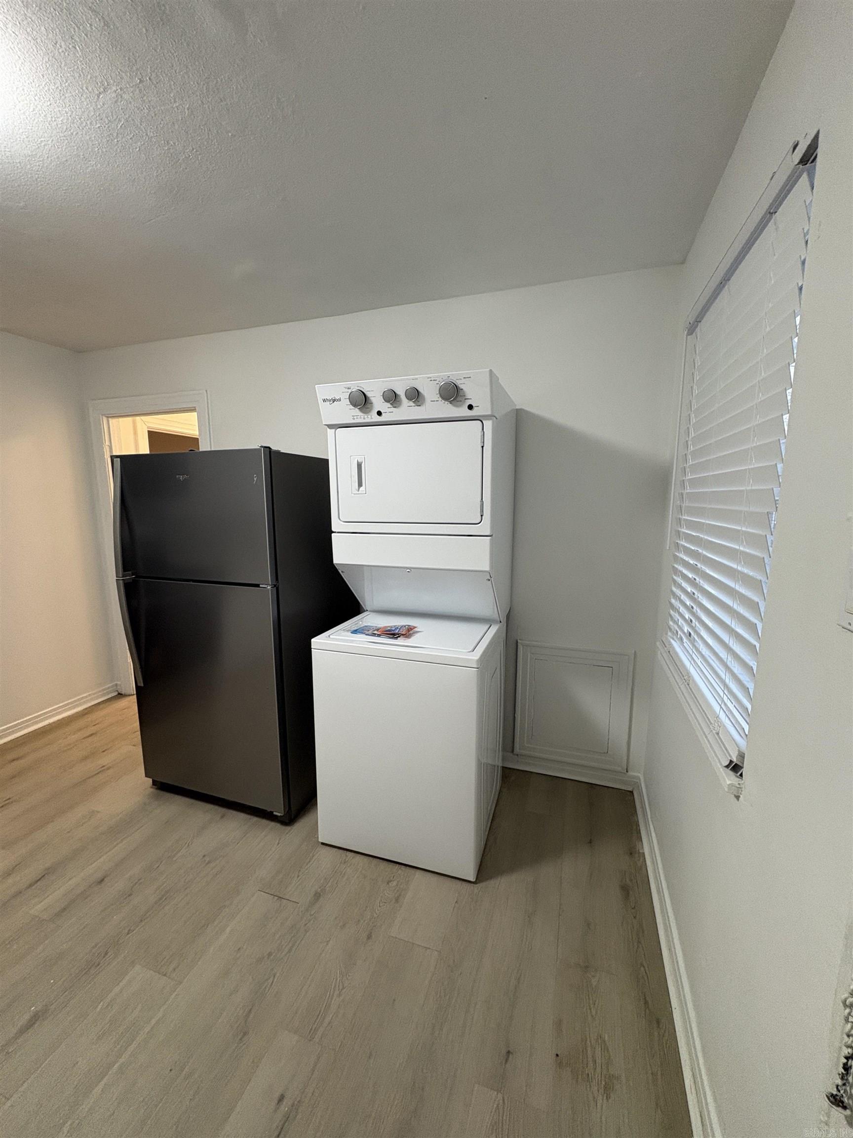 Moore & Penzel - Residential Lease