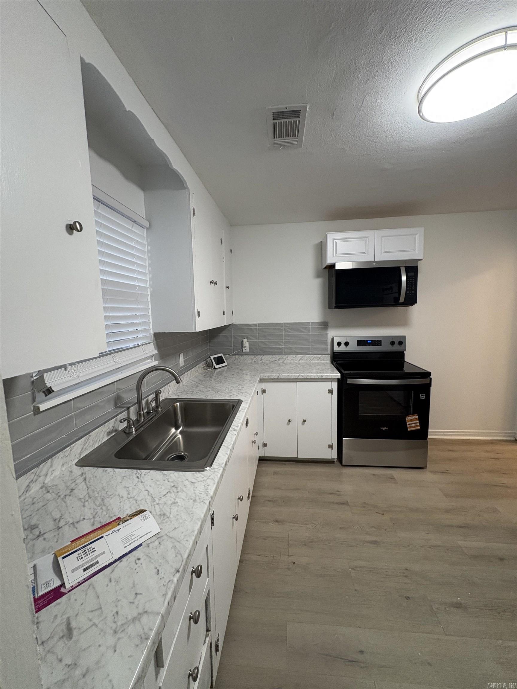 Moore & Penzel - Residential Lease