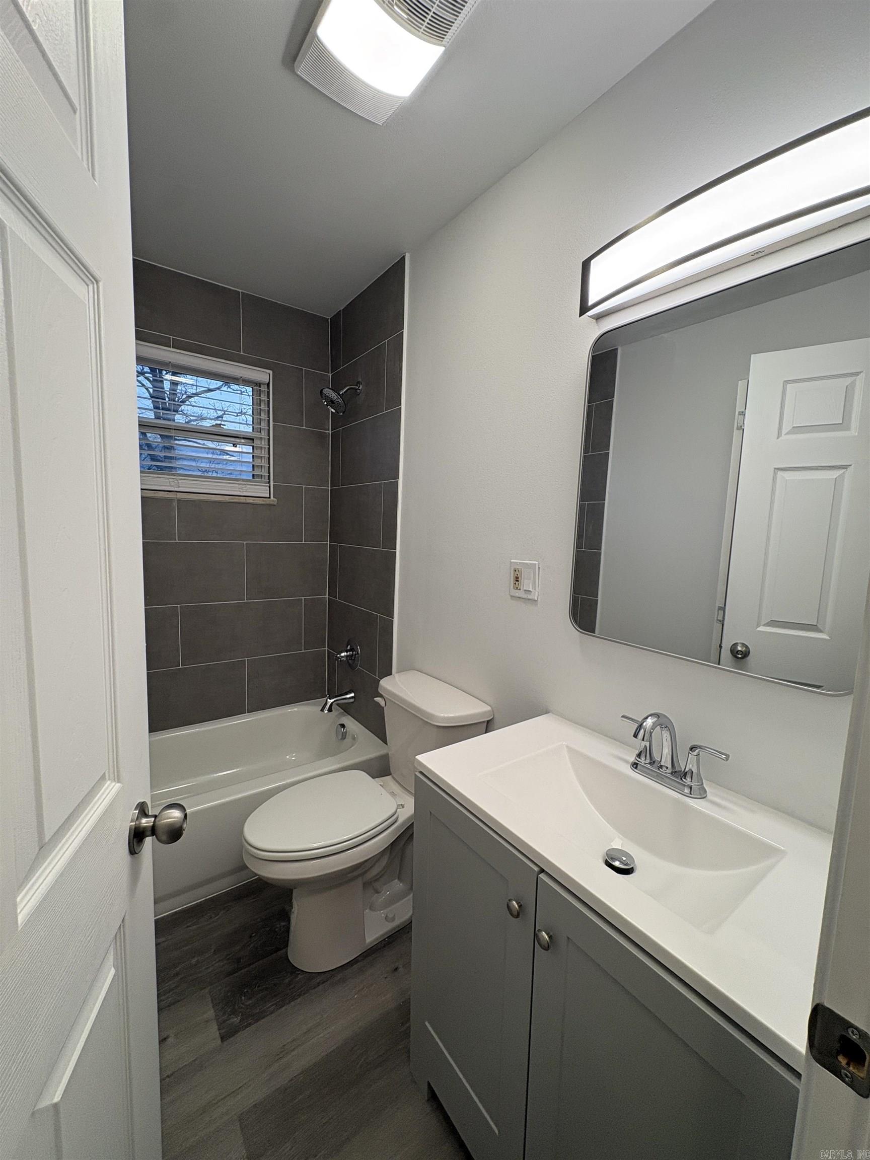 Moore & Penzel - Residential Lease