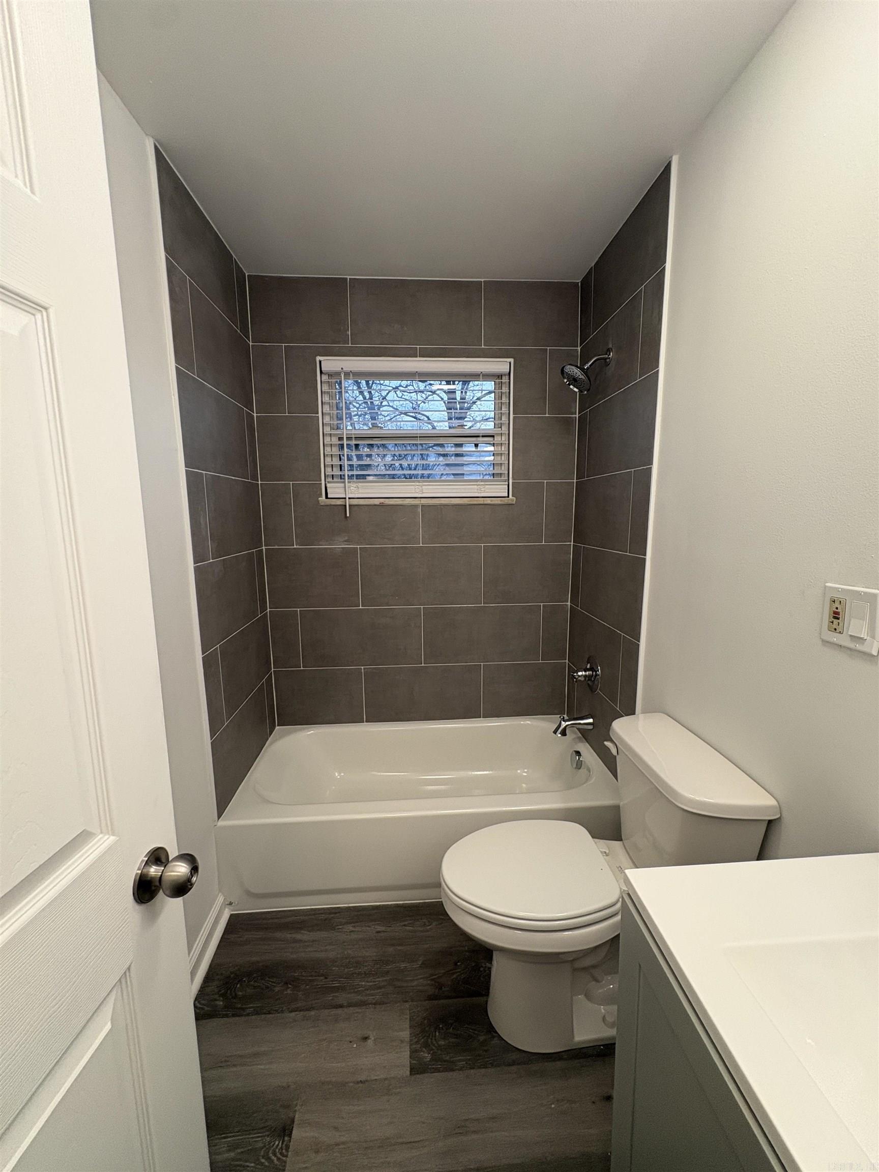 Moore & Penzel - Residential Lease