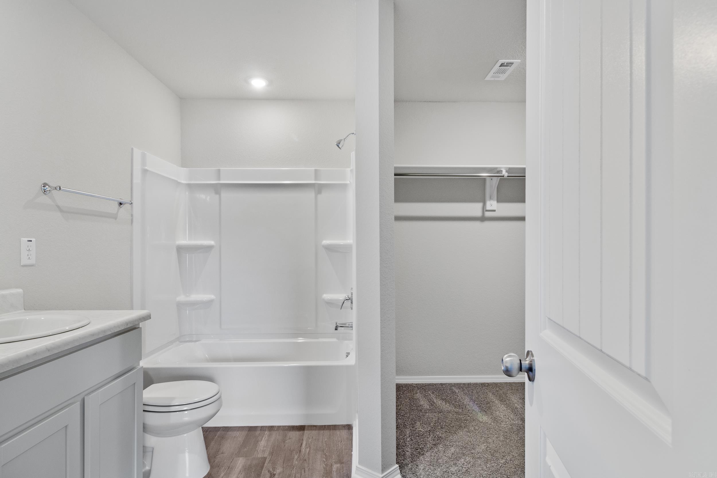 COUNTRY CLUB OF ARK THE - Residential