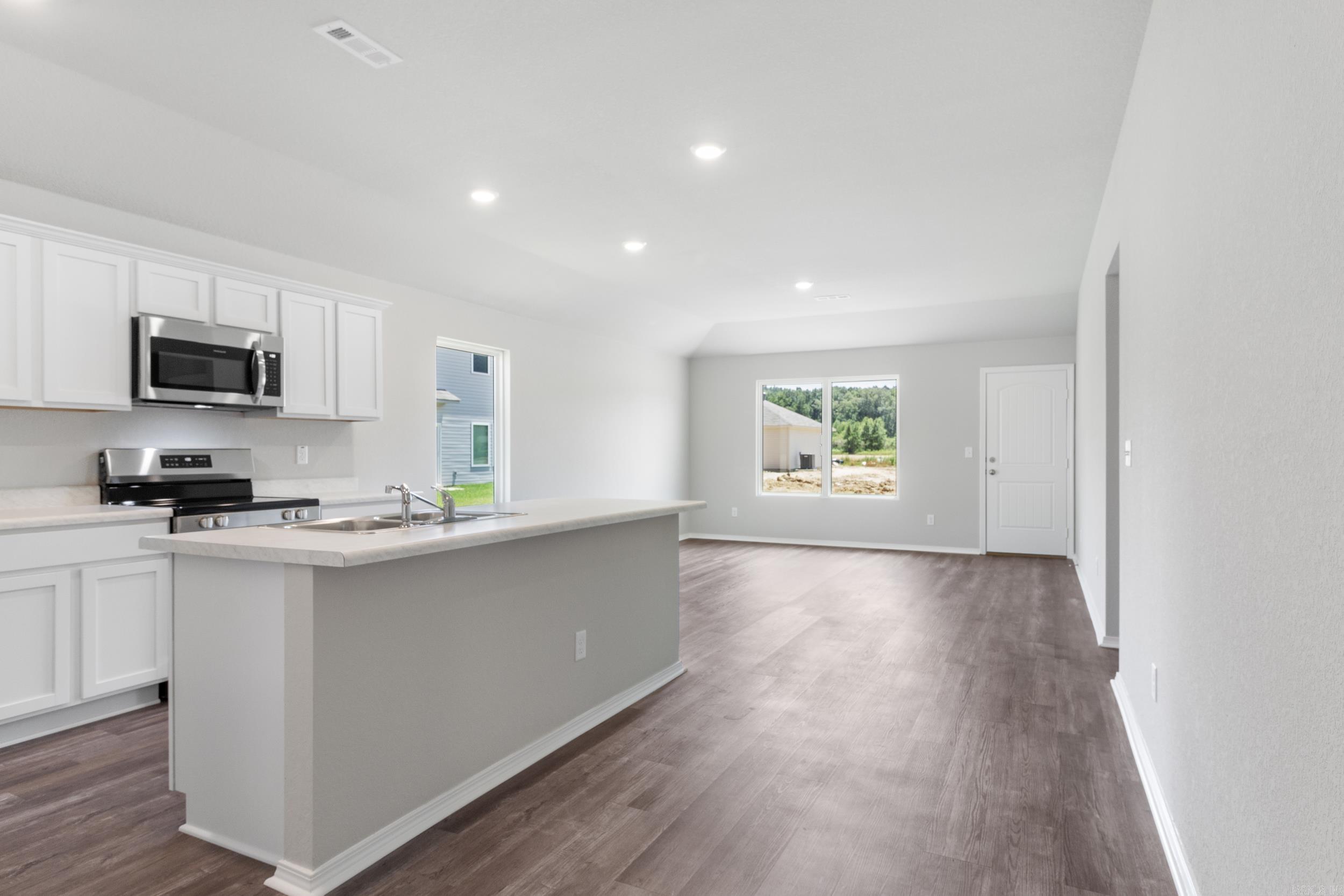 COUNTRY CLUB OF ARK THE - Residential