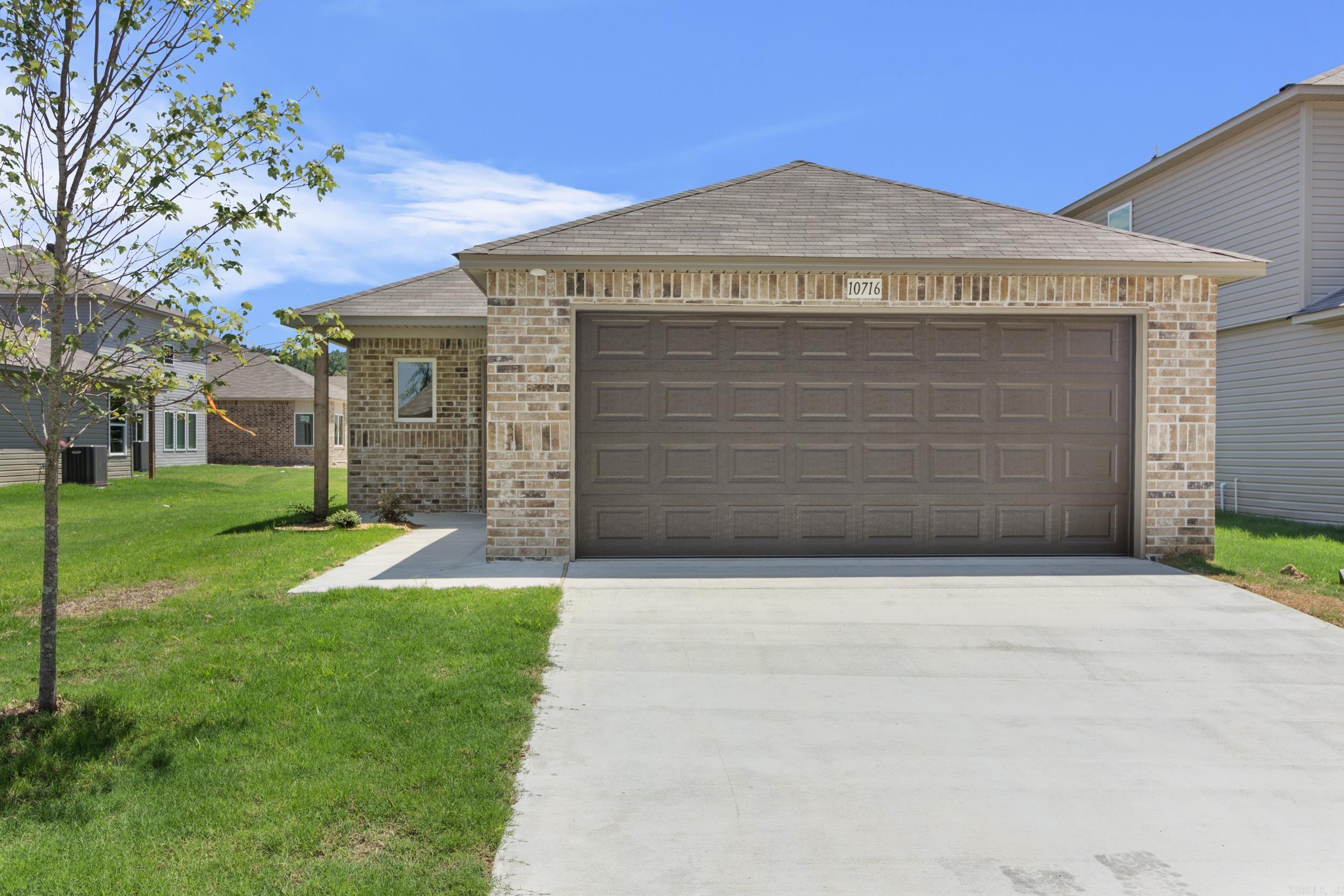 COUNTRY CLUB OF ARK THE - Residential