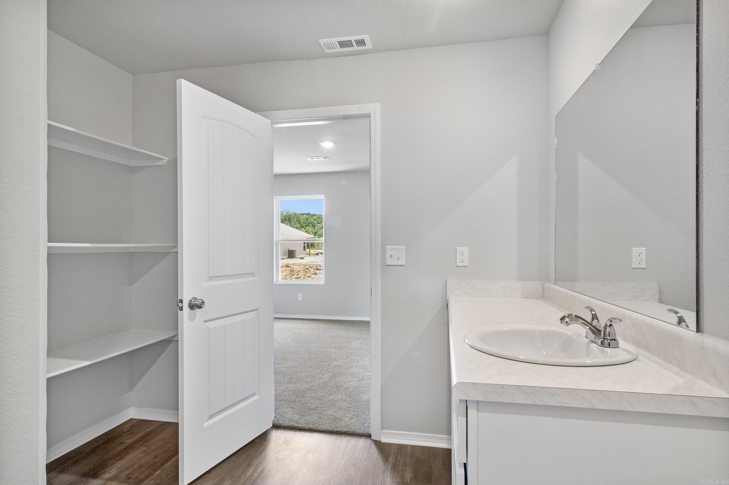 COUNTRY CLUB OF ARK THE - Residential