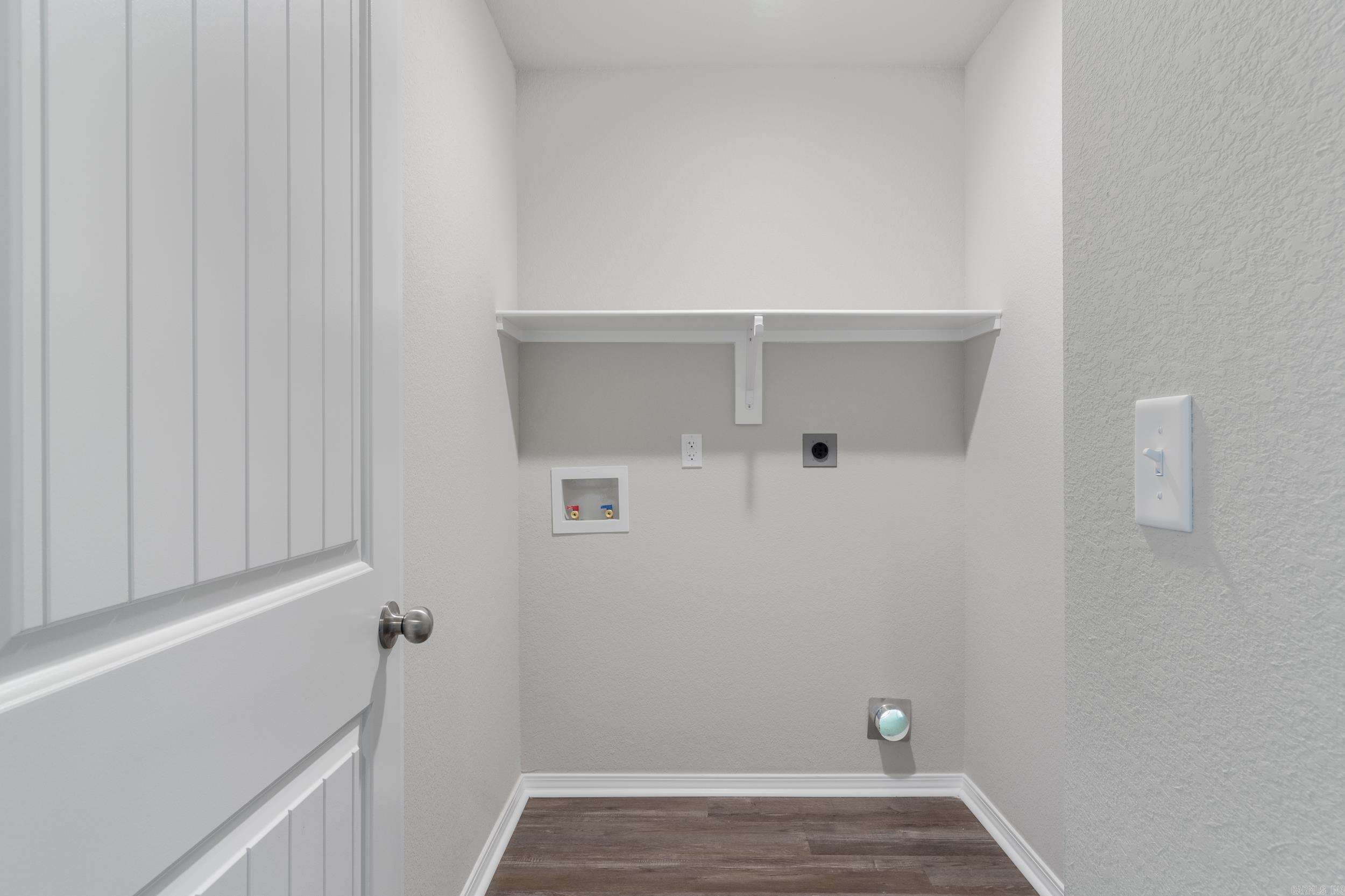 COUNTRY CLUB OF ARK THE - Residential