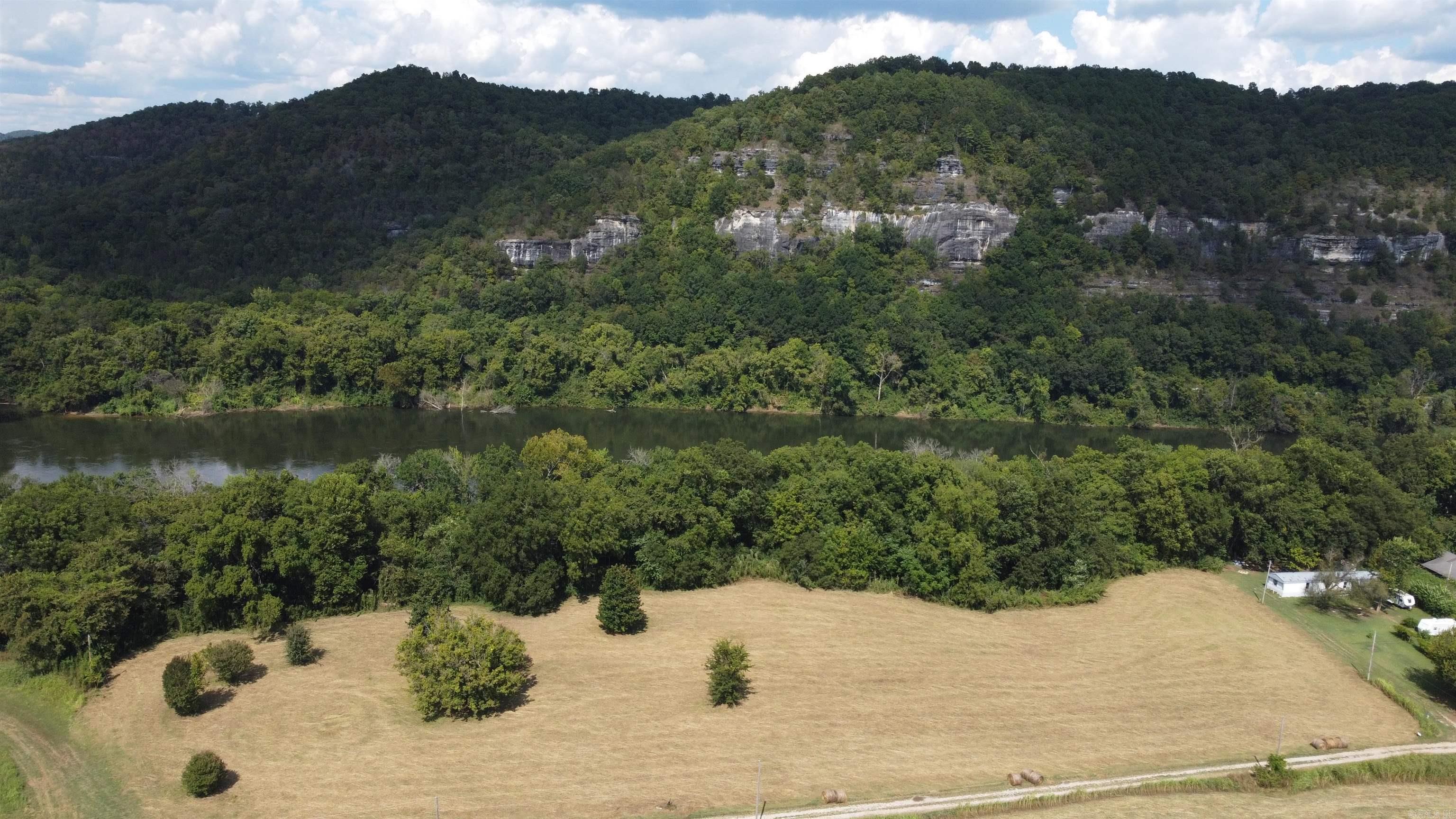 FOLL ROUND BOTTOM - Land