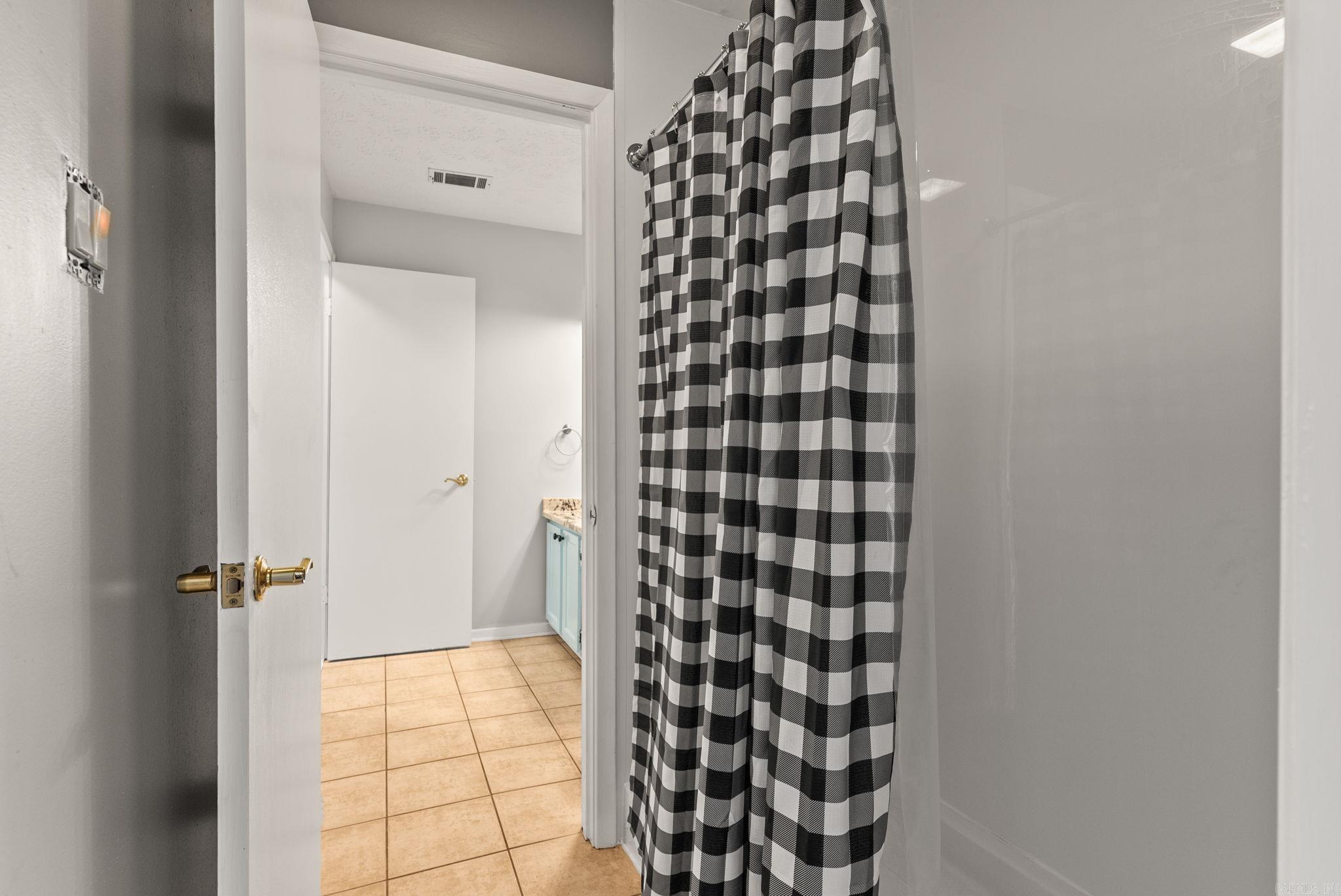 Windwood to Cook Mountain Villag - Residential Lease