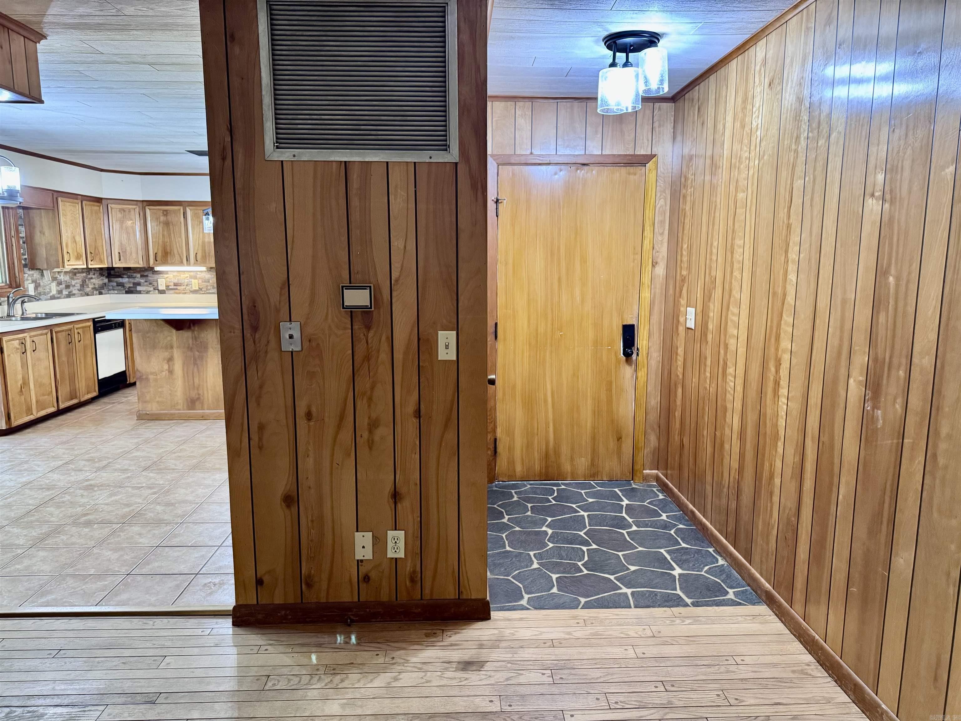 WOODLAND BLUFF - Residential