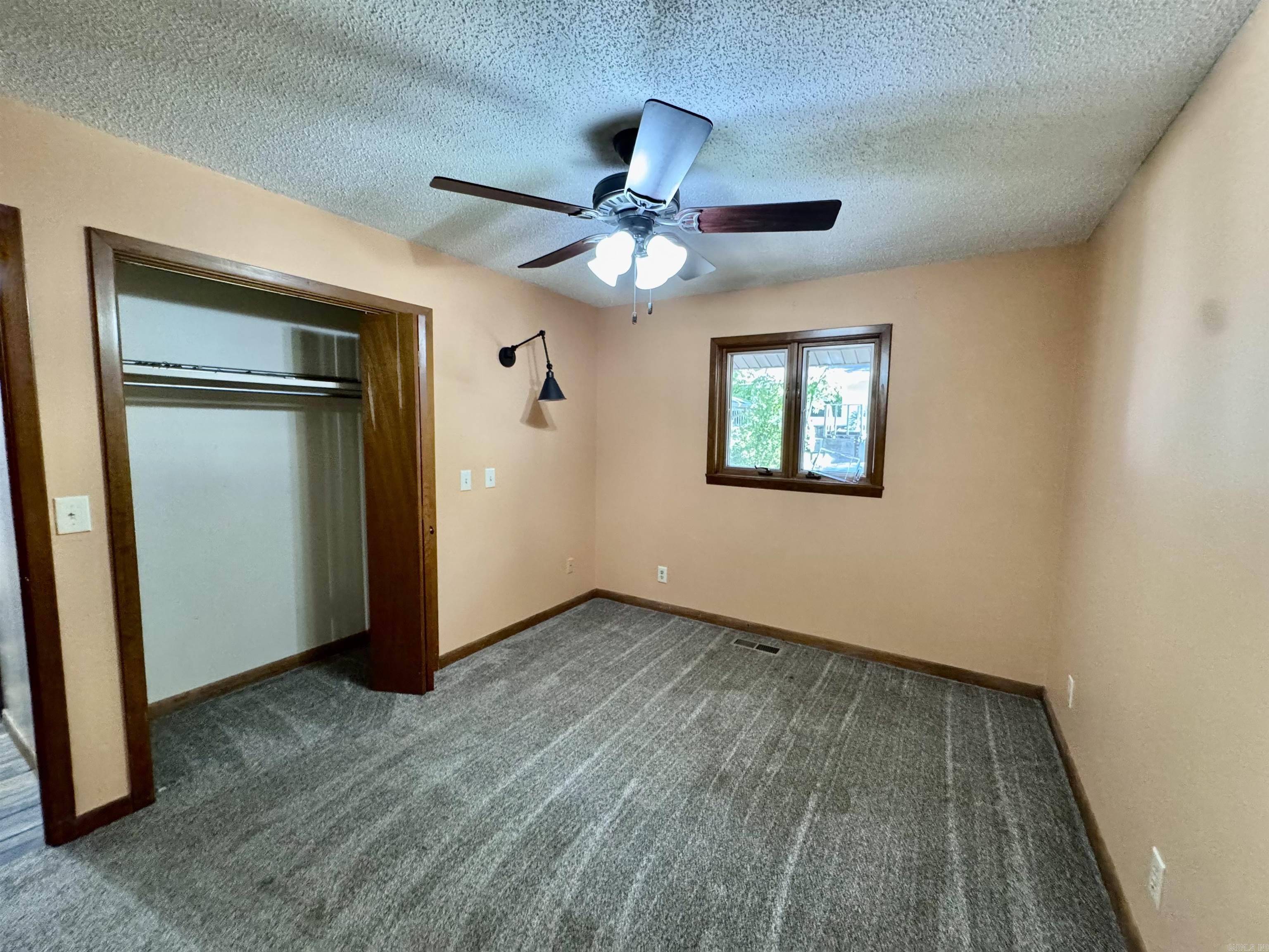 WOODLAND BLUFF - Residential