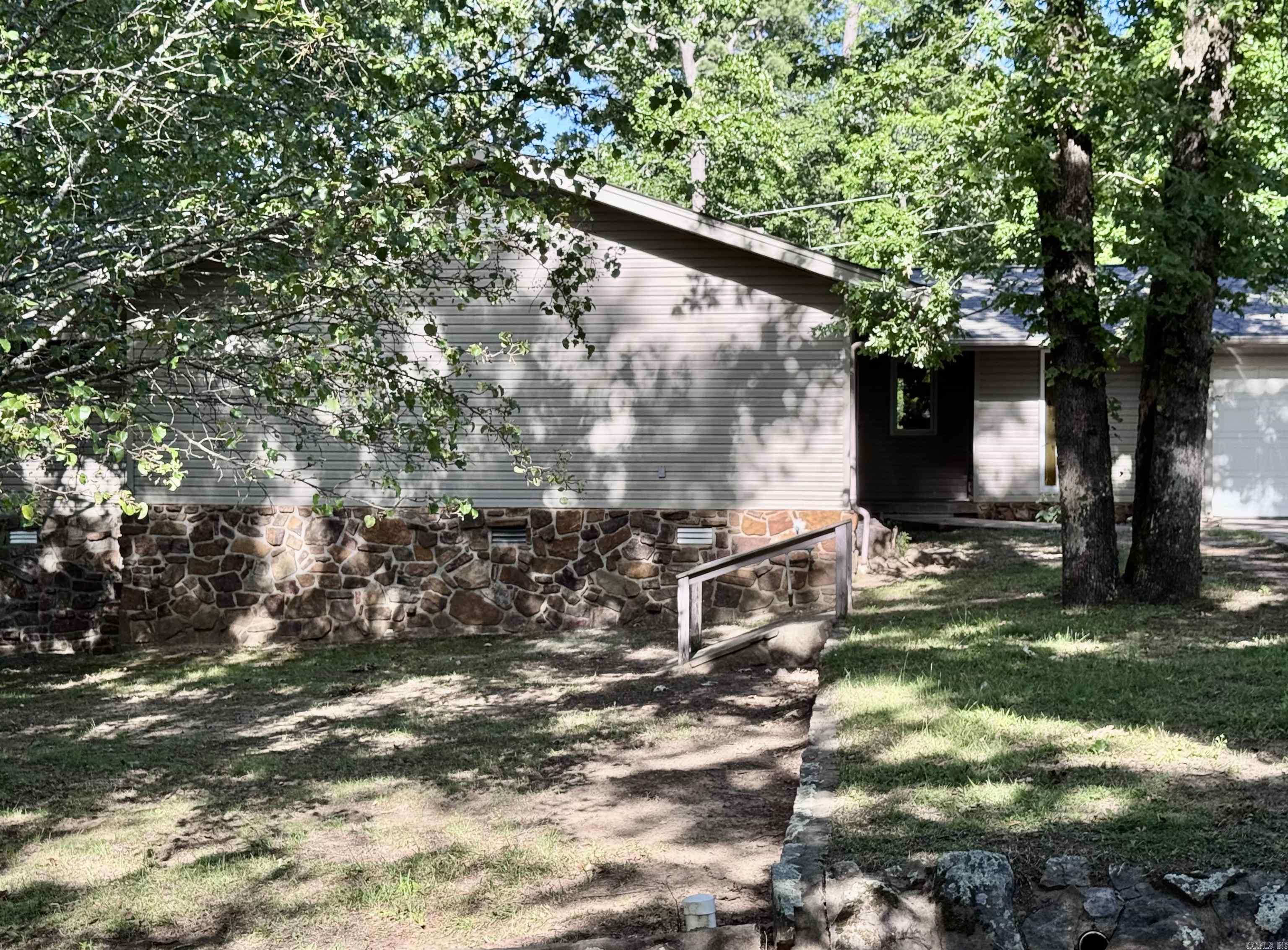 WOODLAND BLUFF - Residential