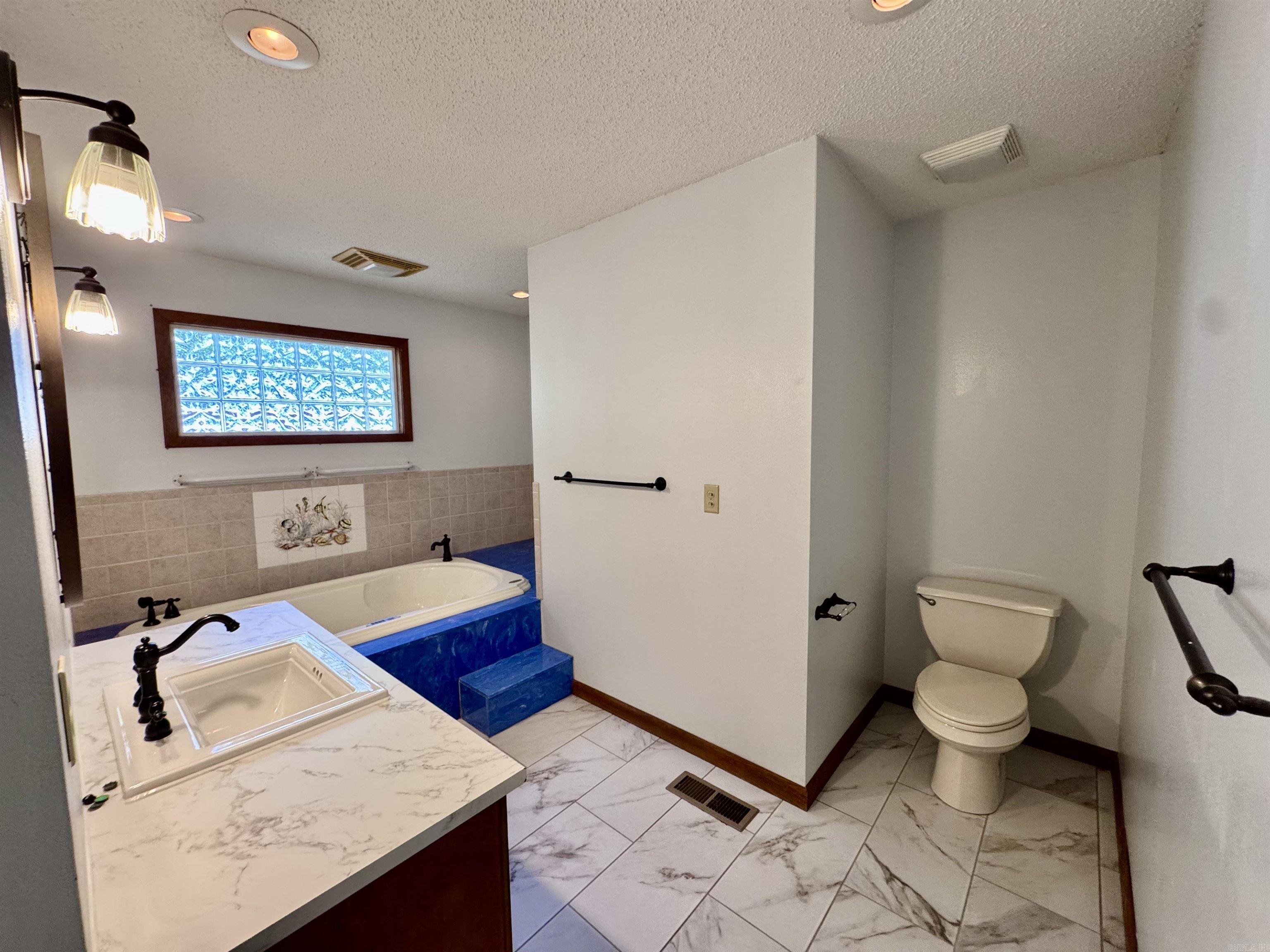 WOODLAND BLUFF - Residential