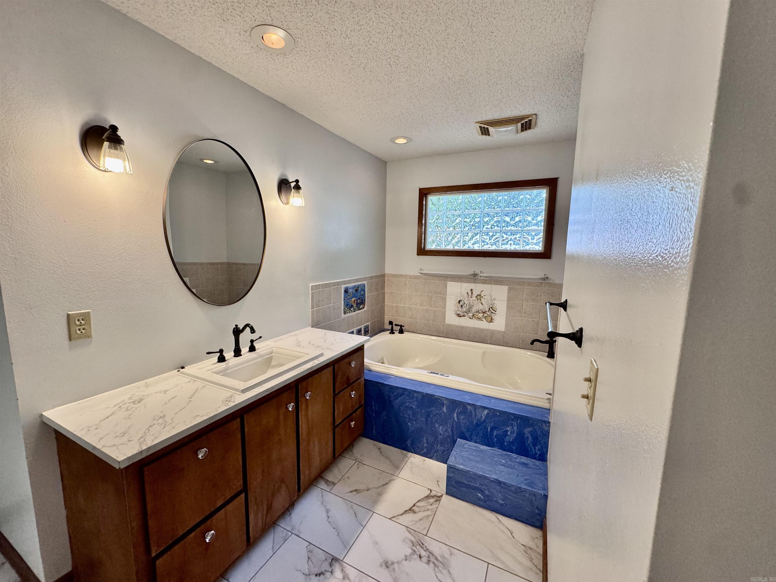 WOODLAND BLUFF - Residential