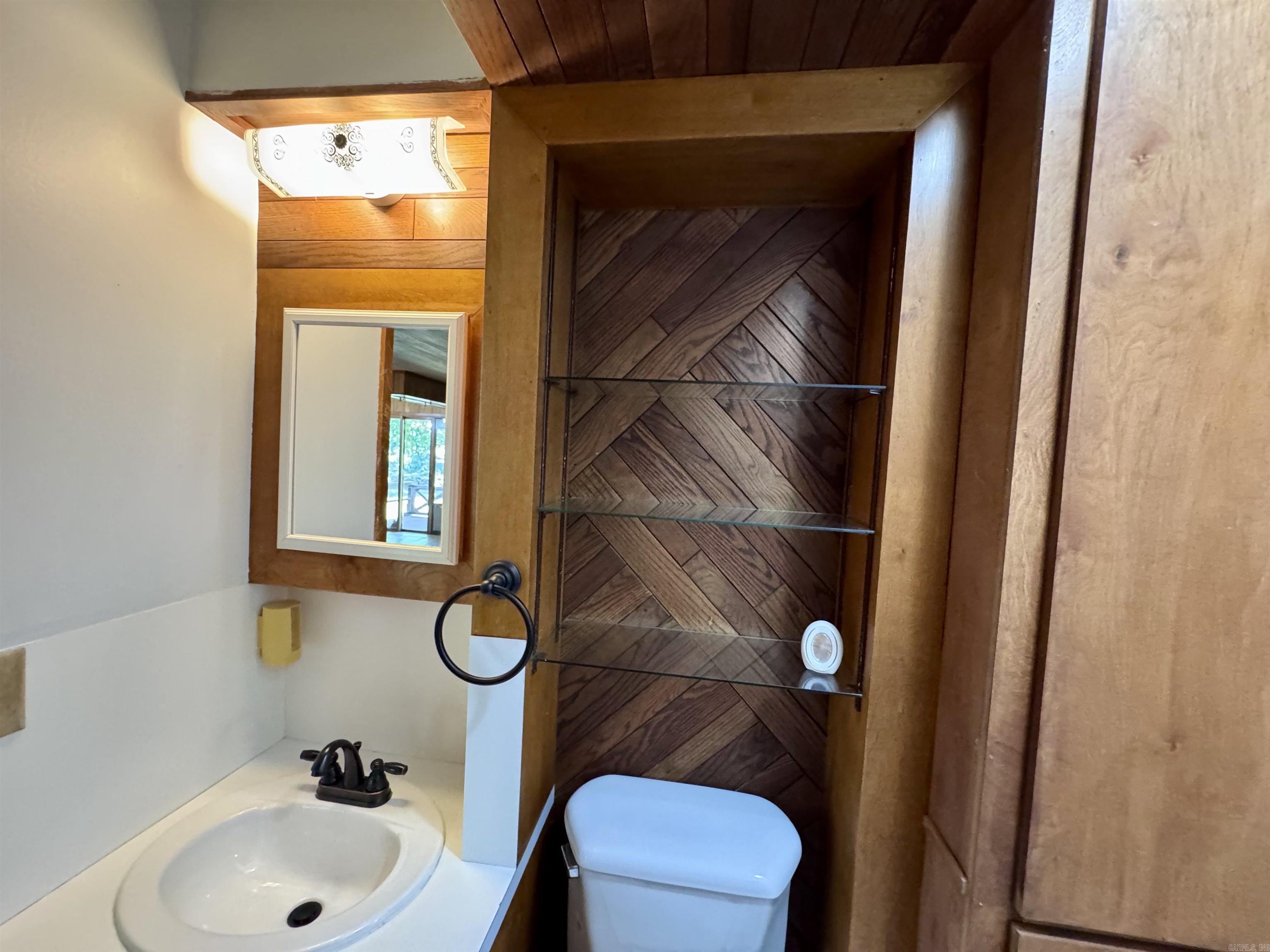 WOODLAND BLUFF - Residential