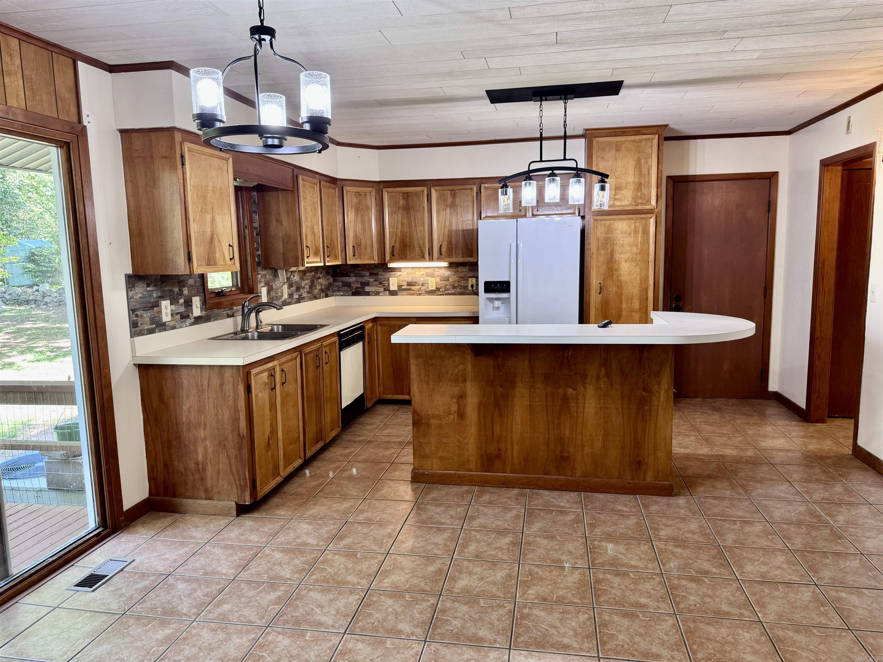 WOODLAND BLUFF - Residential