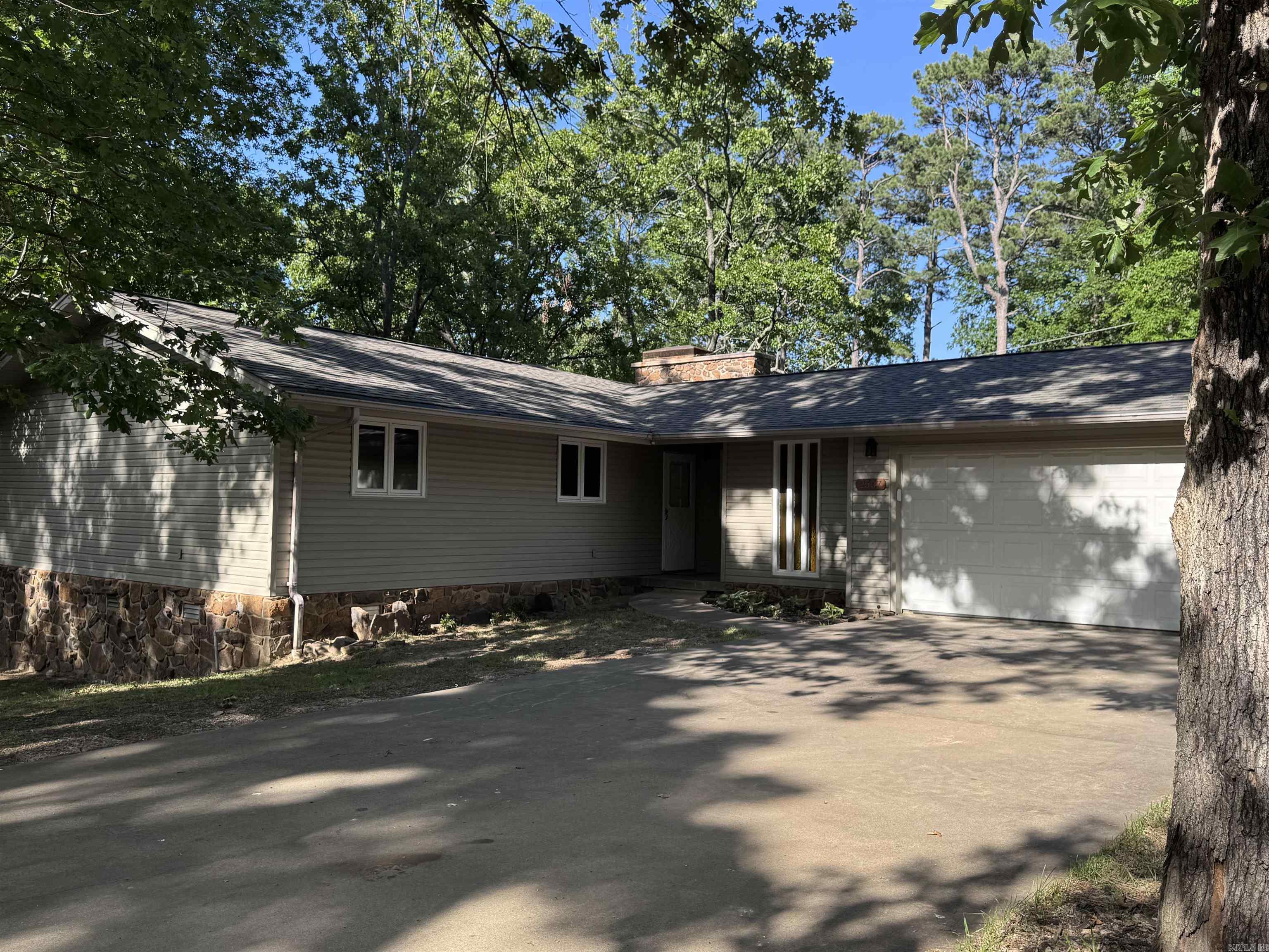 WOODLAND BLUFF - Residential