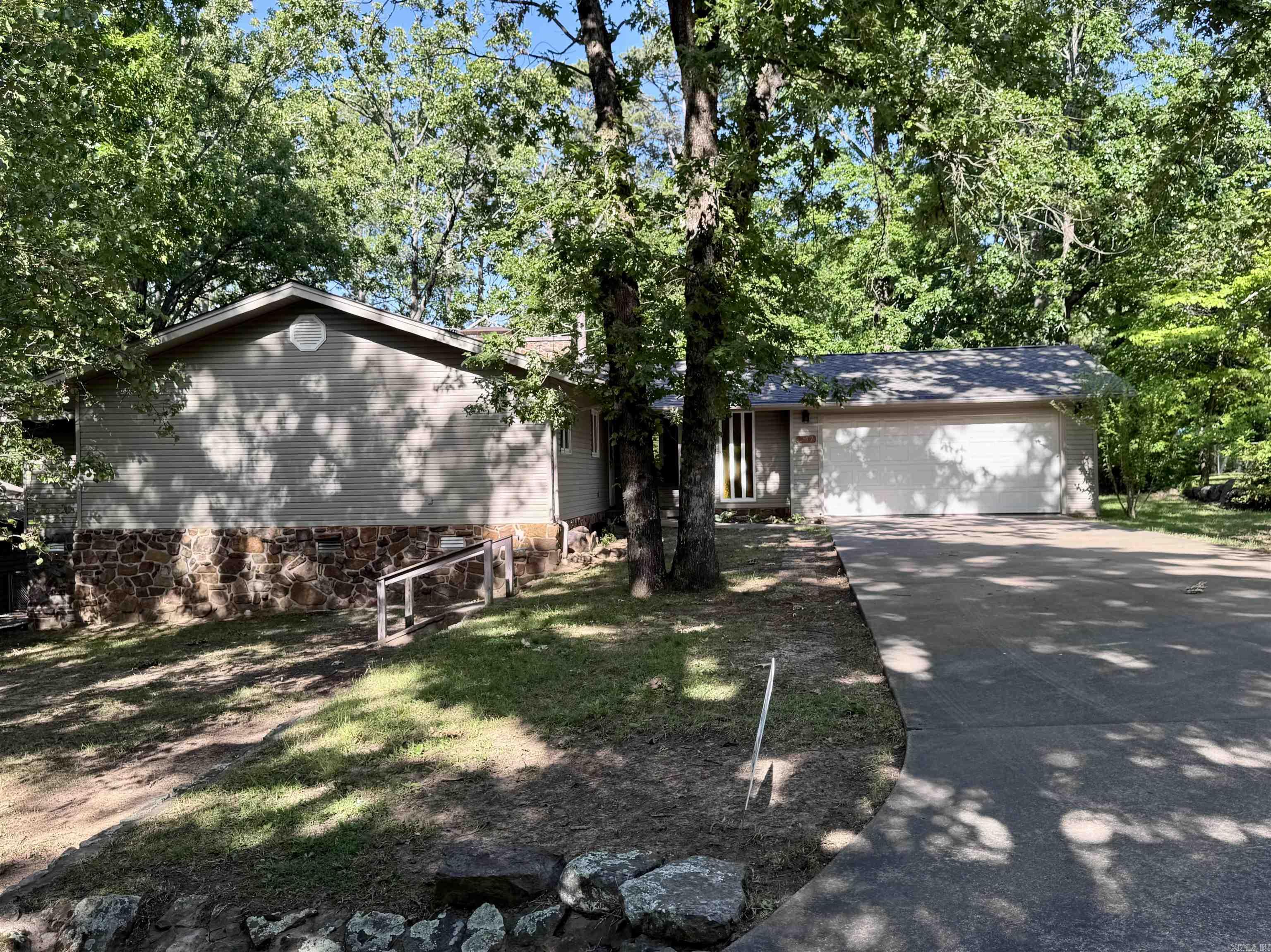 WOODLAND BLUFF - Residential