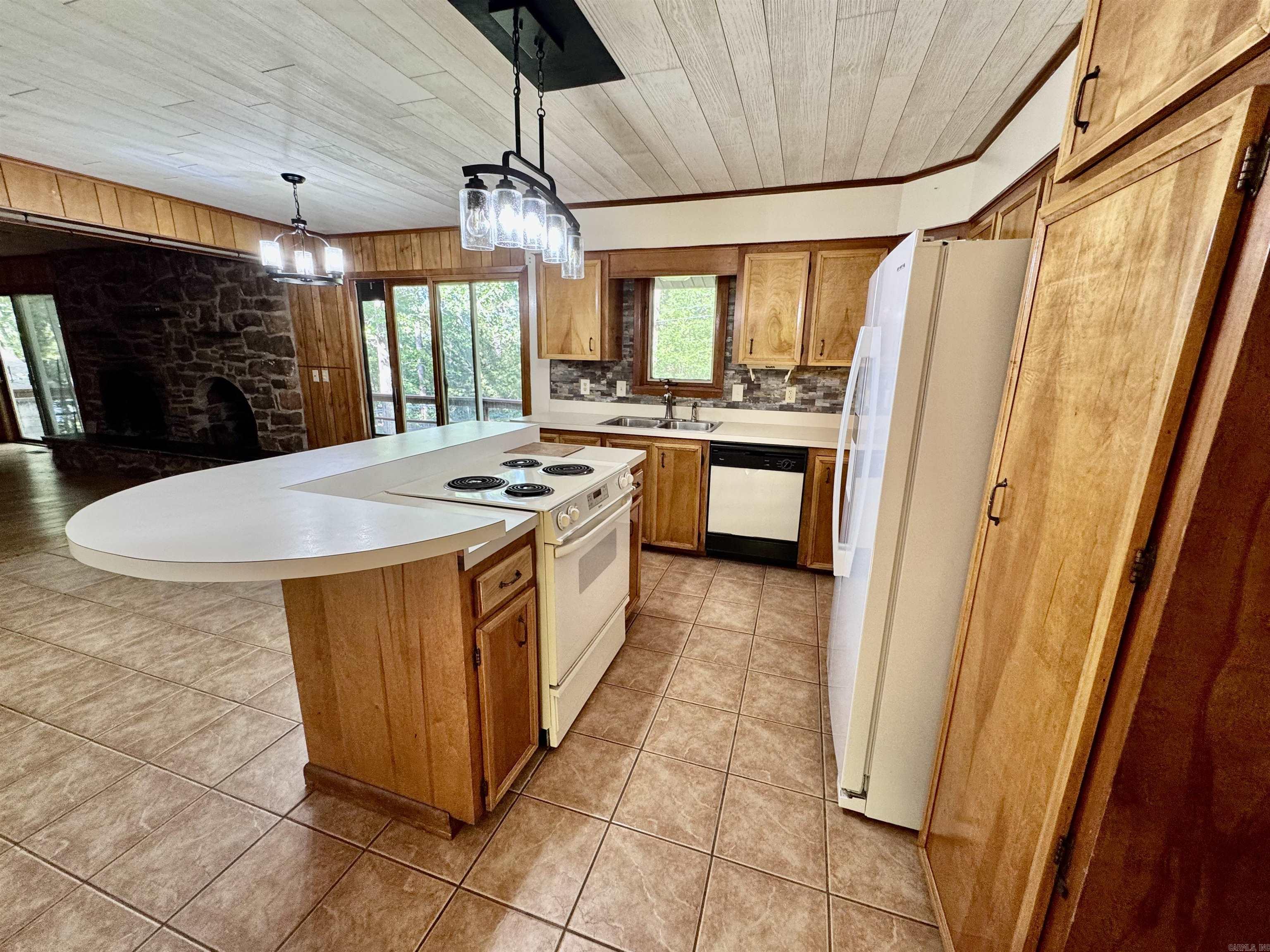 WOODLAND BLUFF - Residential