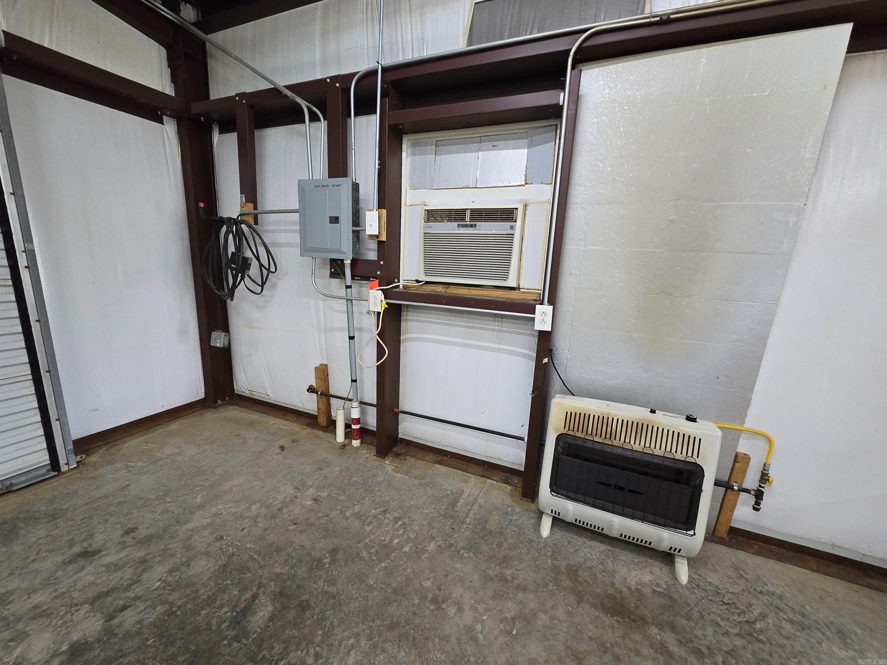 CLARKRIDGE WOODS - Residential