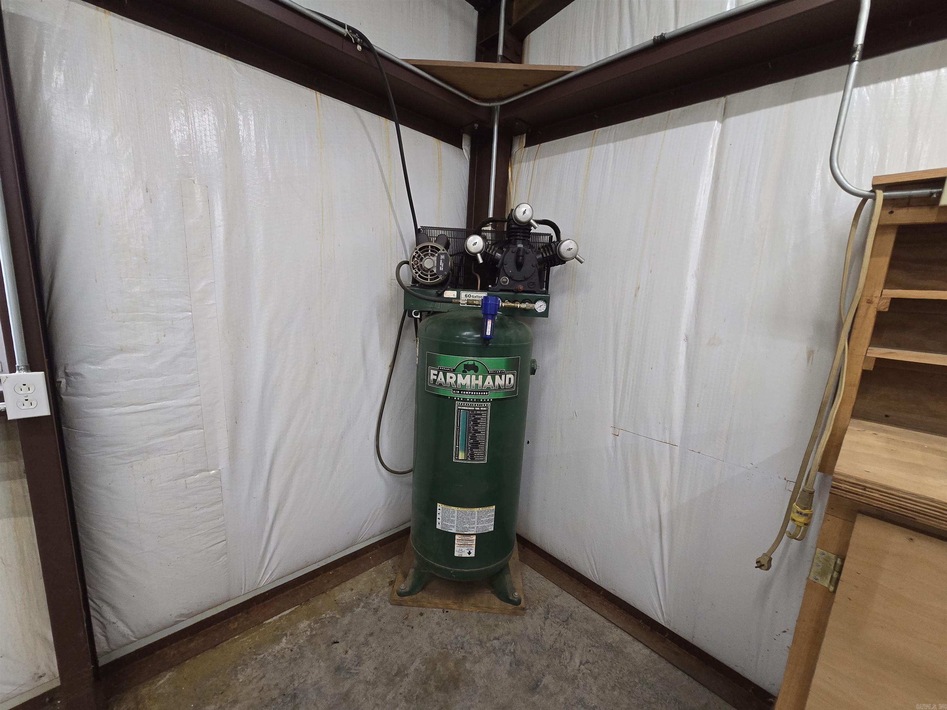 CLARKRIDGE WOODS - Residential