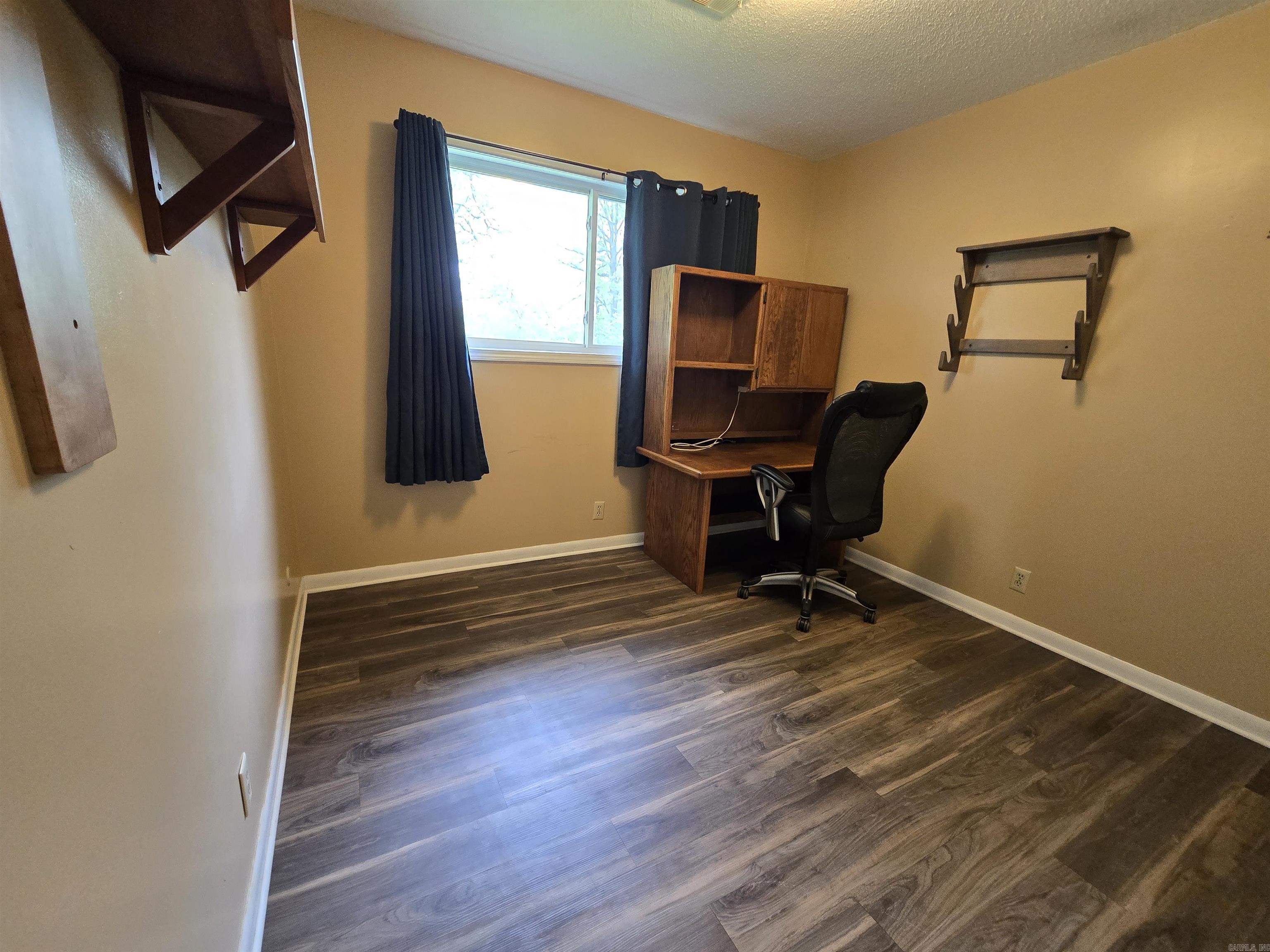 CLARKRIDGE WOODS - Residential