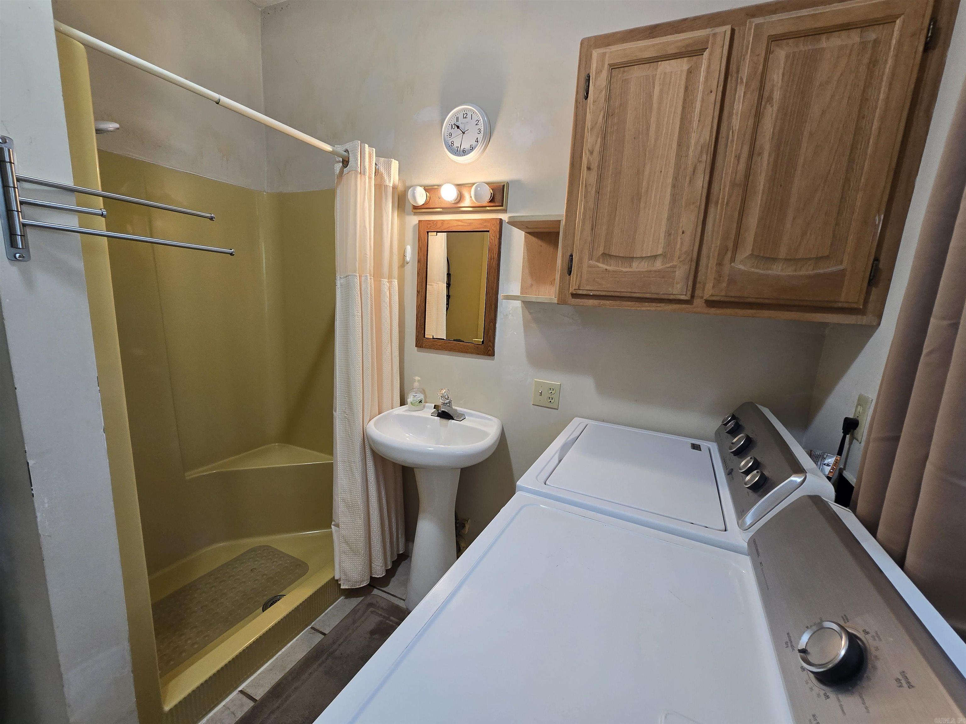 CLARKRIDGE WOODS - Residential