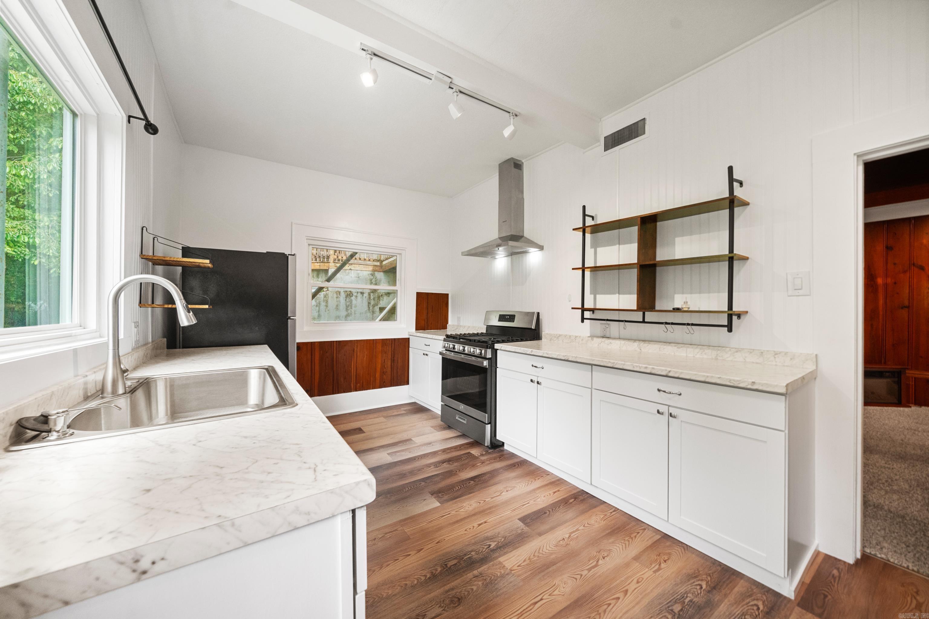 HSR BLK - Residential Income