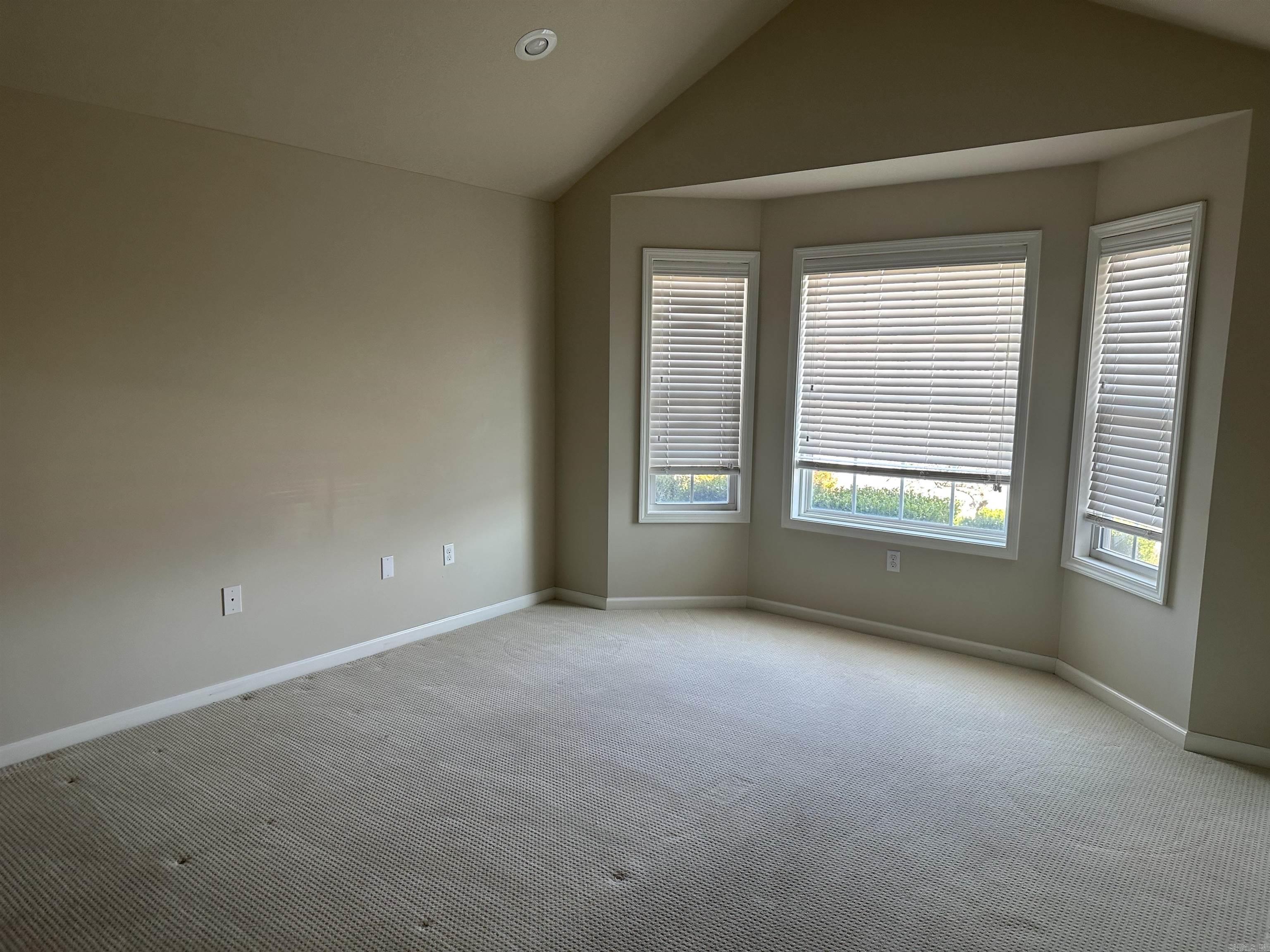 ENCLAVE - Residential