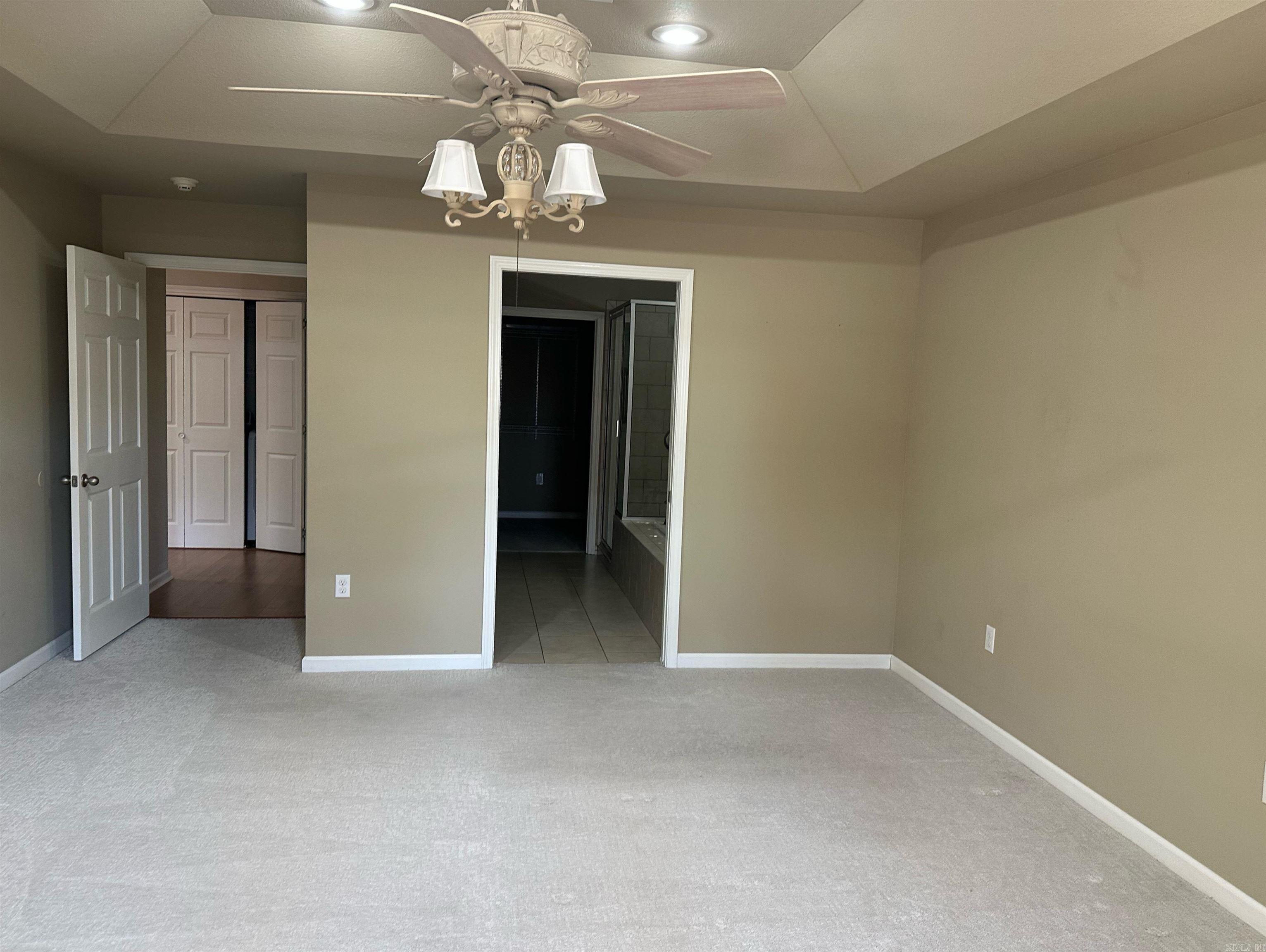 ENCLAVE - Residential