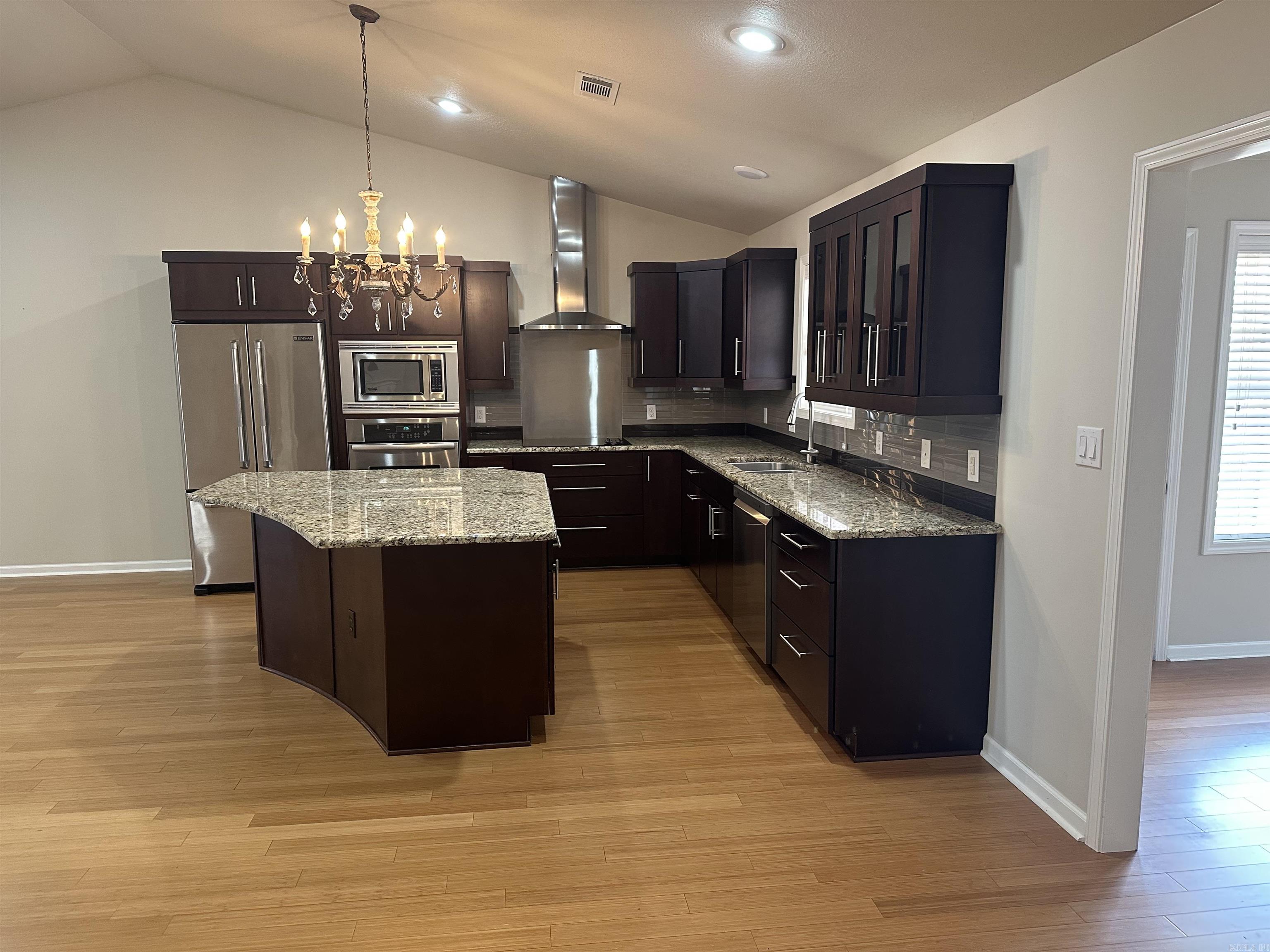 ENCLAVE - Residential