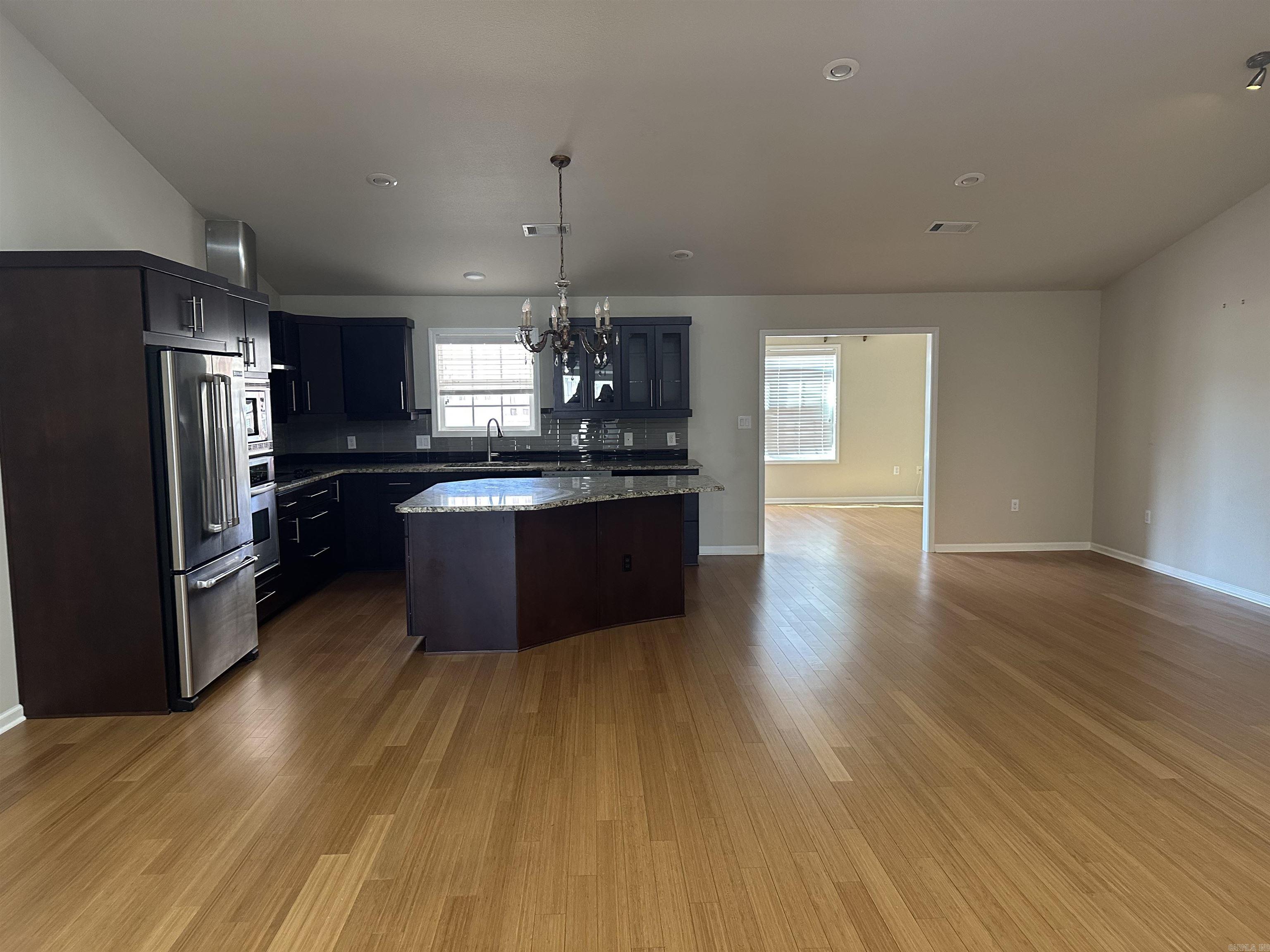 ENCLAVE - Residential