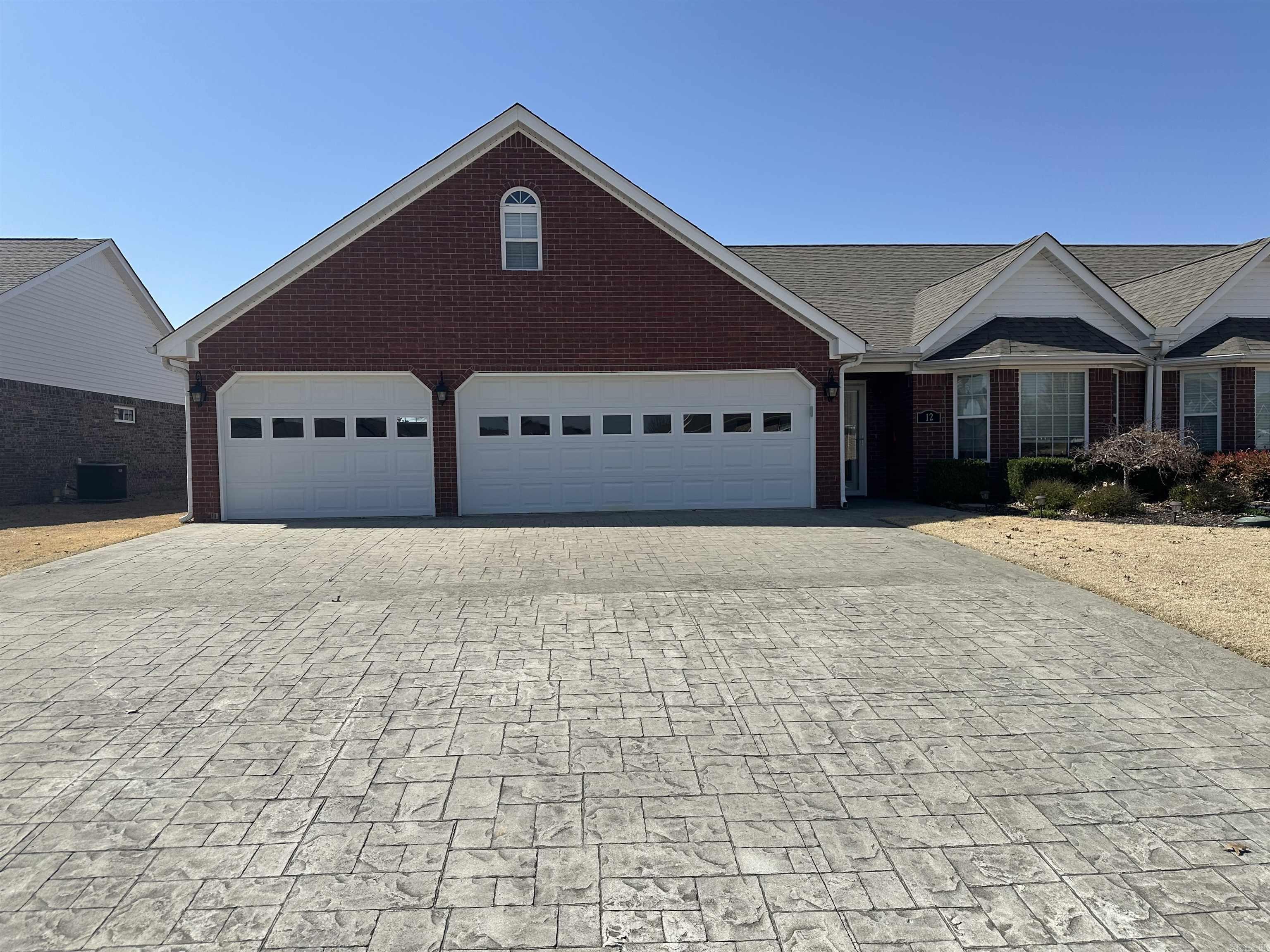 ENCLAVE - Residential
